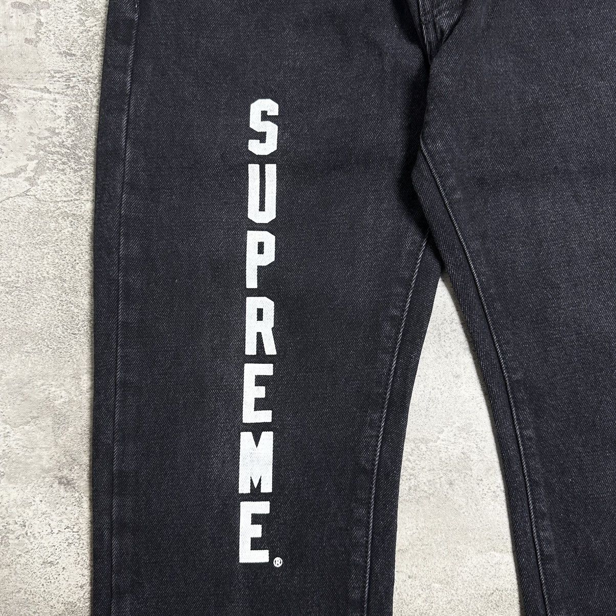 Levi's × Supreme Jeans Levis X Supreme -SS17 505 Black Wash Size US 31 - 10 Thumbnail