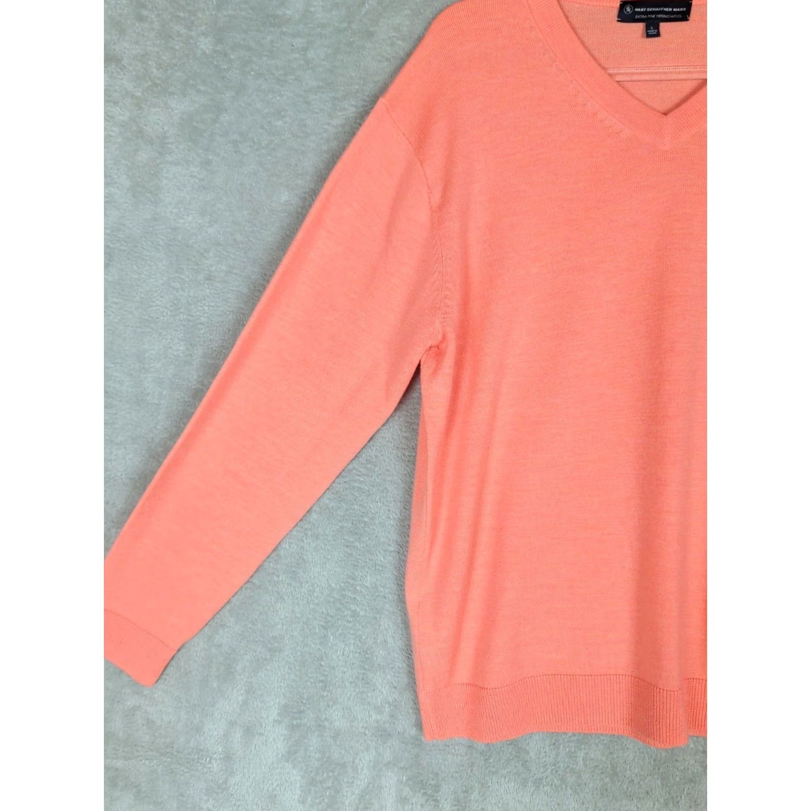 Hart Schaffner Marx Hart Schaffner Marx Sweater Mens L V Neck coral Extra Fine Merino Wool Pullover Size US L / EU 52-54 / 3 - 2 Thumbnail