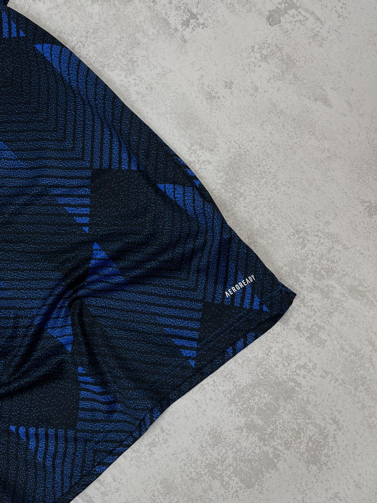 Adidas 21/22 Man United 3rd Kit: Retro 90s Style AEROREADY Tech Size US L / EU 52-54 / 3 - 4 Thumbnail