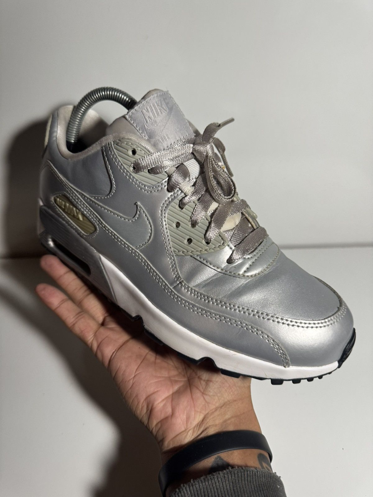 Nike Nike Air Max 90 GS “Metallic Silver Grey” Size US 8 / IT 38 - 6 Thumbnail