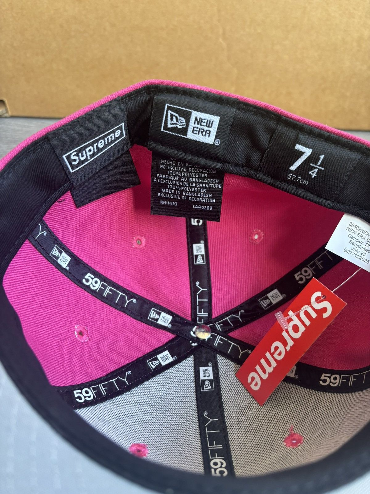 New Era × Supreme Supreme Pink Breast Cancer Box Logo New Era Fitted Size ONE SIZE - 7 Thumbnail