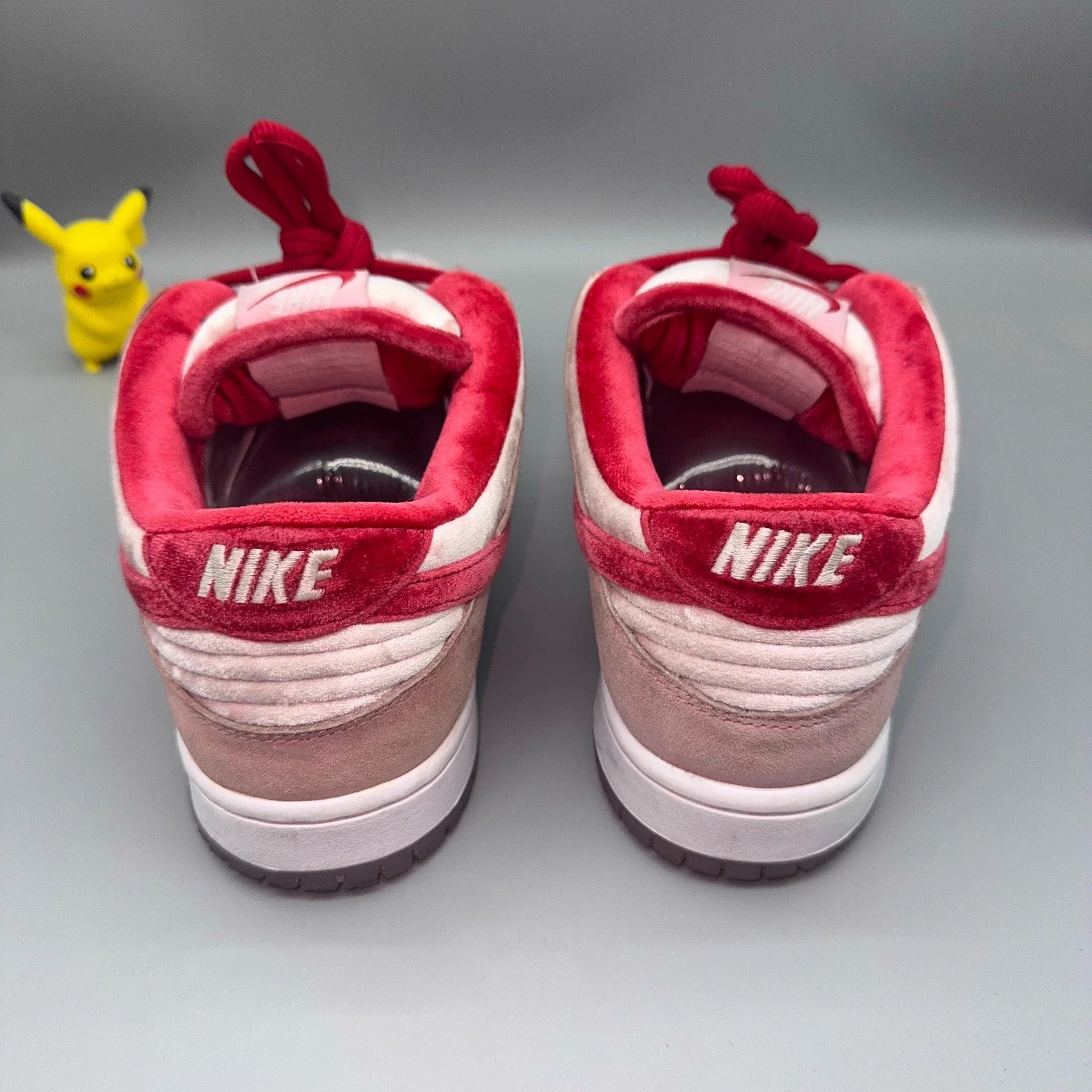 Nike Nike Dunk SB Valentine's Day Pink White Size US 9 / EU 42 - 3 Thumbnail