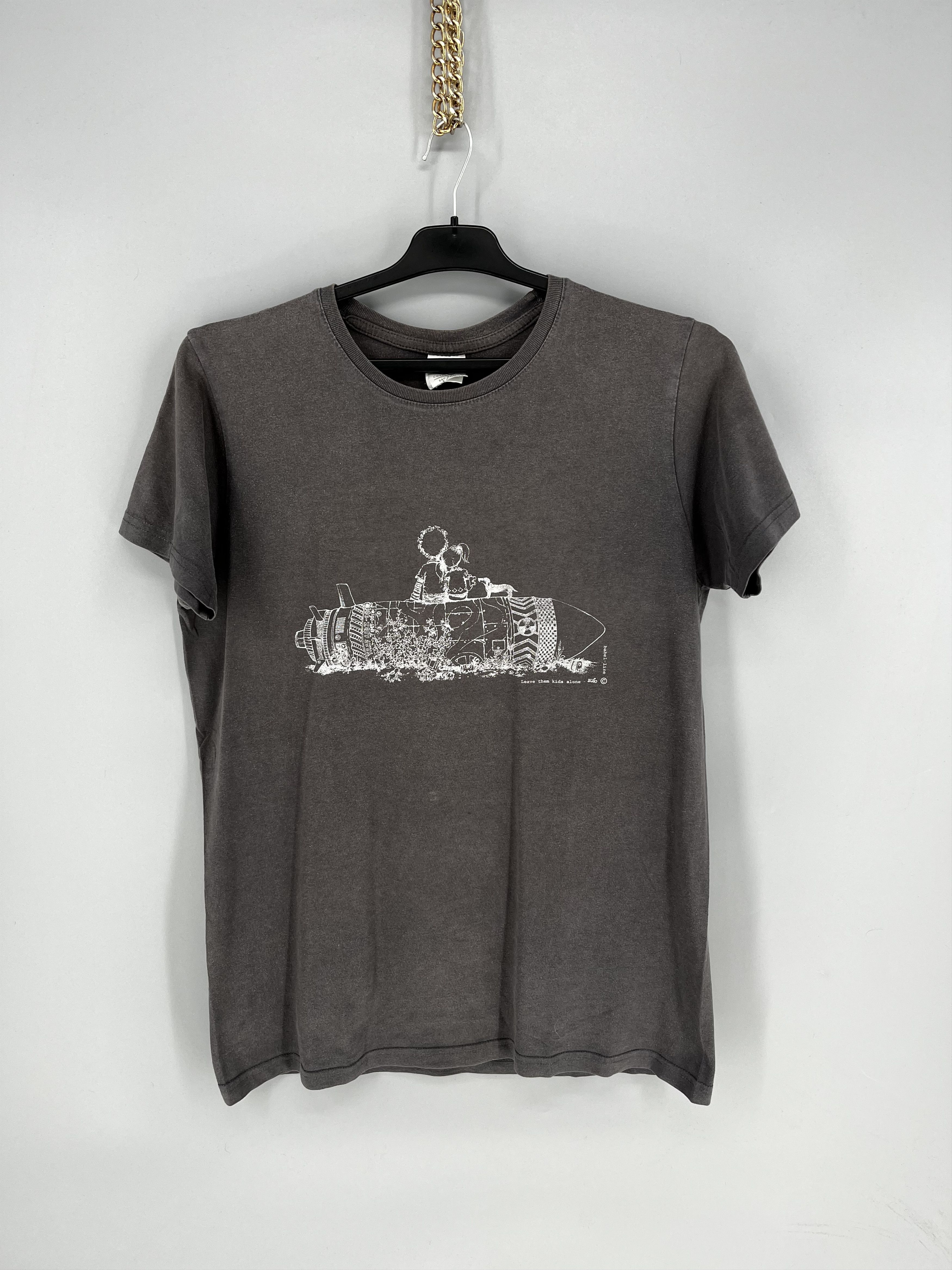 Other Vintage Leave Them Kids Alone Graphic Tee Size US M / EU 48-50 / 2 - 1 Thumbnail