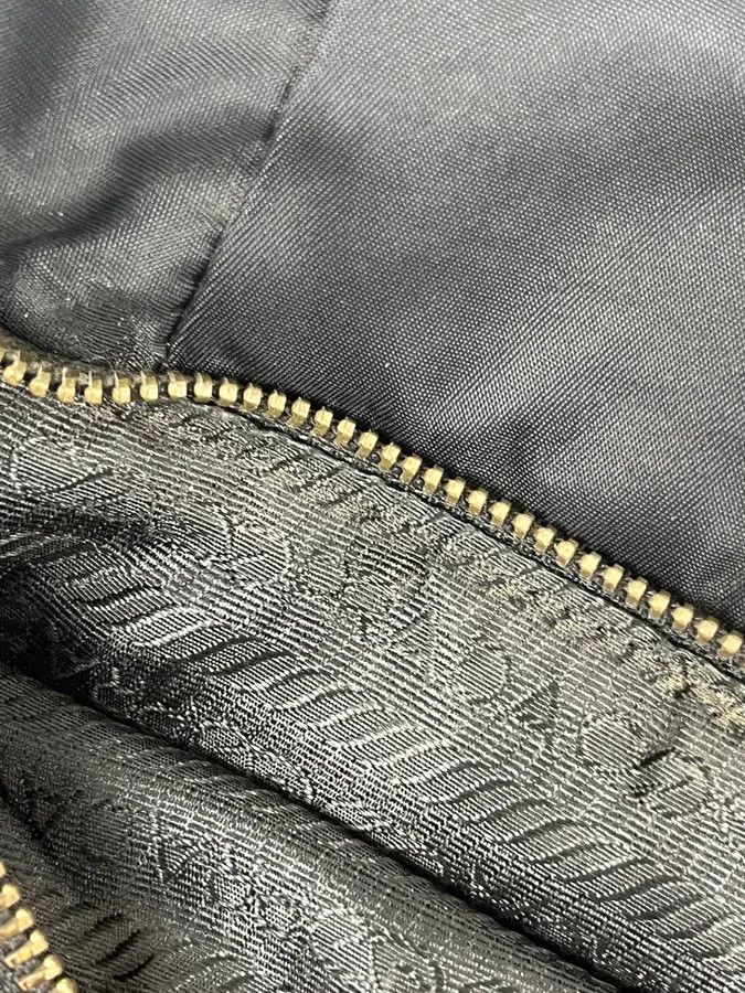 Prada 2000s Prada Black Hybrid Nylon Leather Shoulder Bag Size ONE SIZE - 11 Thumbnail