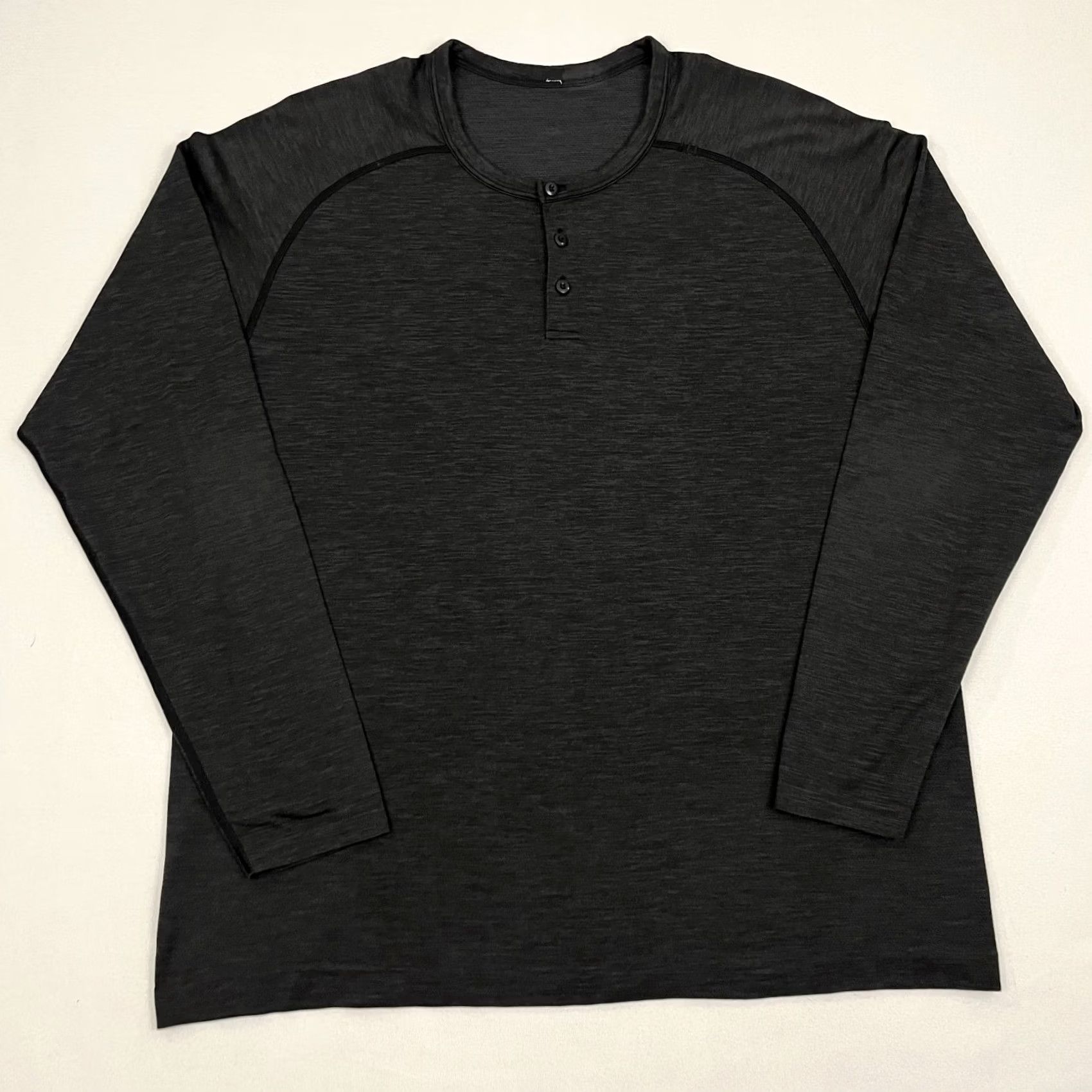 Lululemon Lululemon Metal Vent Tech Shirt Men 2XL Gray Active Long Sleeve Henley Smart Athletic Performance Vent Tech Shirt Mens 2Xl Gray Size US XXL / EU 58 / 5 - 3 Thumbnail