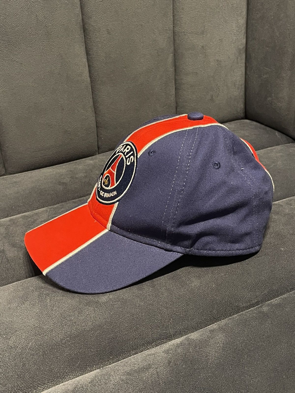 Vintage Paris Saint-Germain Blue Red Adjustable Hook Loop Size ONE SIZE - 3 Thumbnail