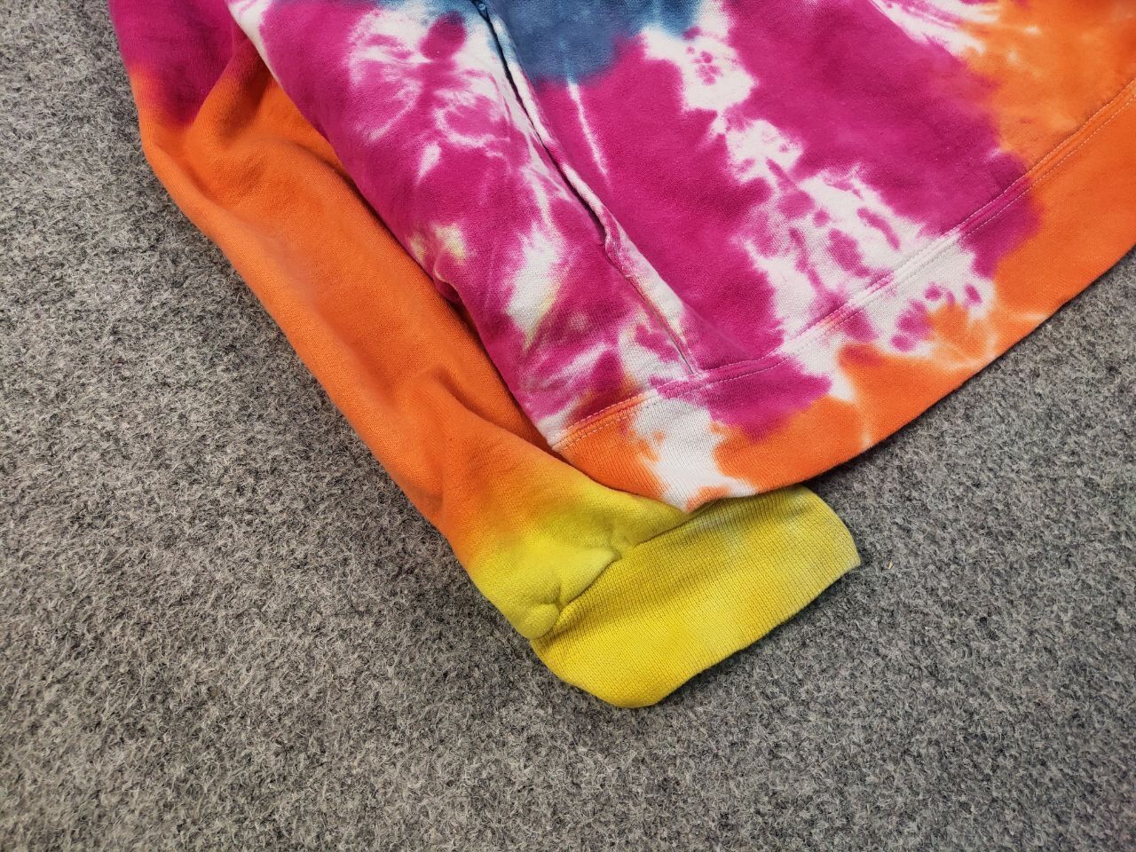 Hanes Vintage 90's Hanes Ultimate bright Tie Dye Oversized Hoodie Size US L / EU 52-54 / 3 - 6 Thumbnail