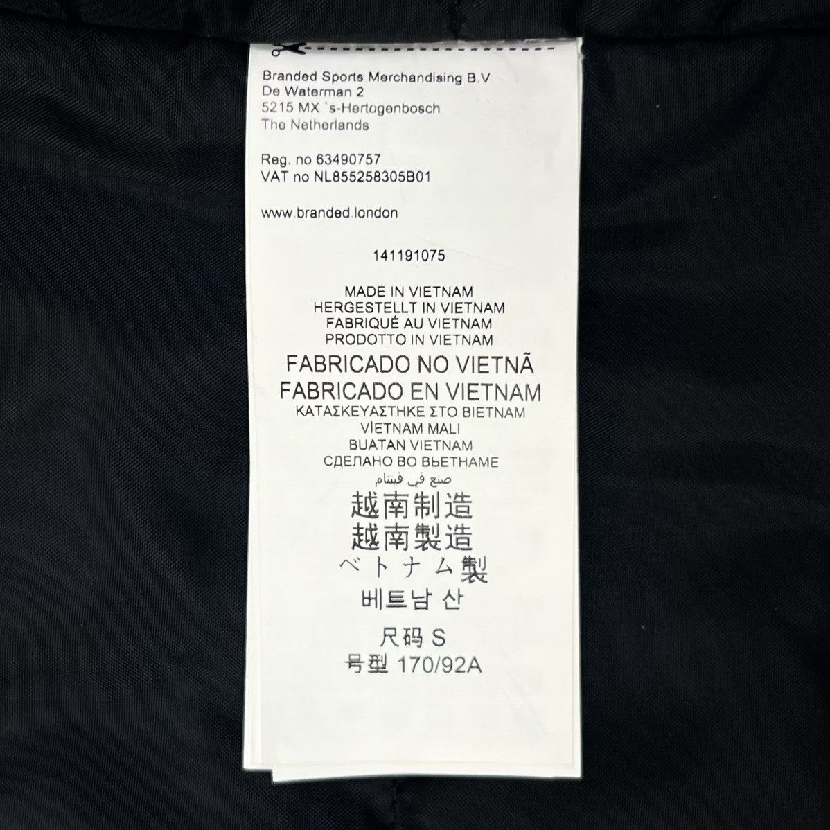 Formula 1 Mercedes-Benz AMG Petronas Motorsport F1 Jacket Size US S / EU 44-46 / 1 - 17 Thumbnail
