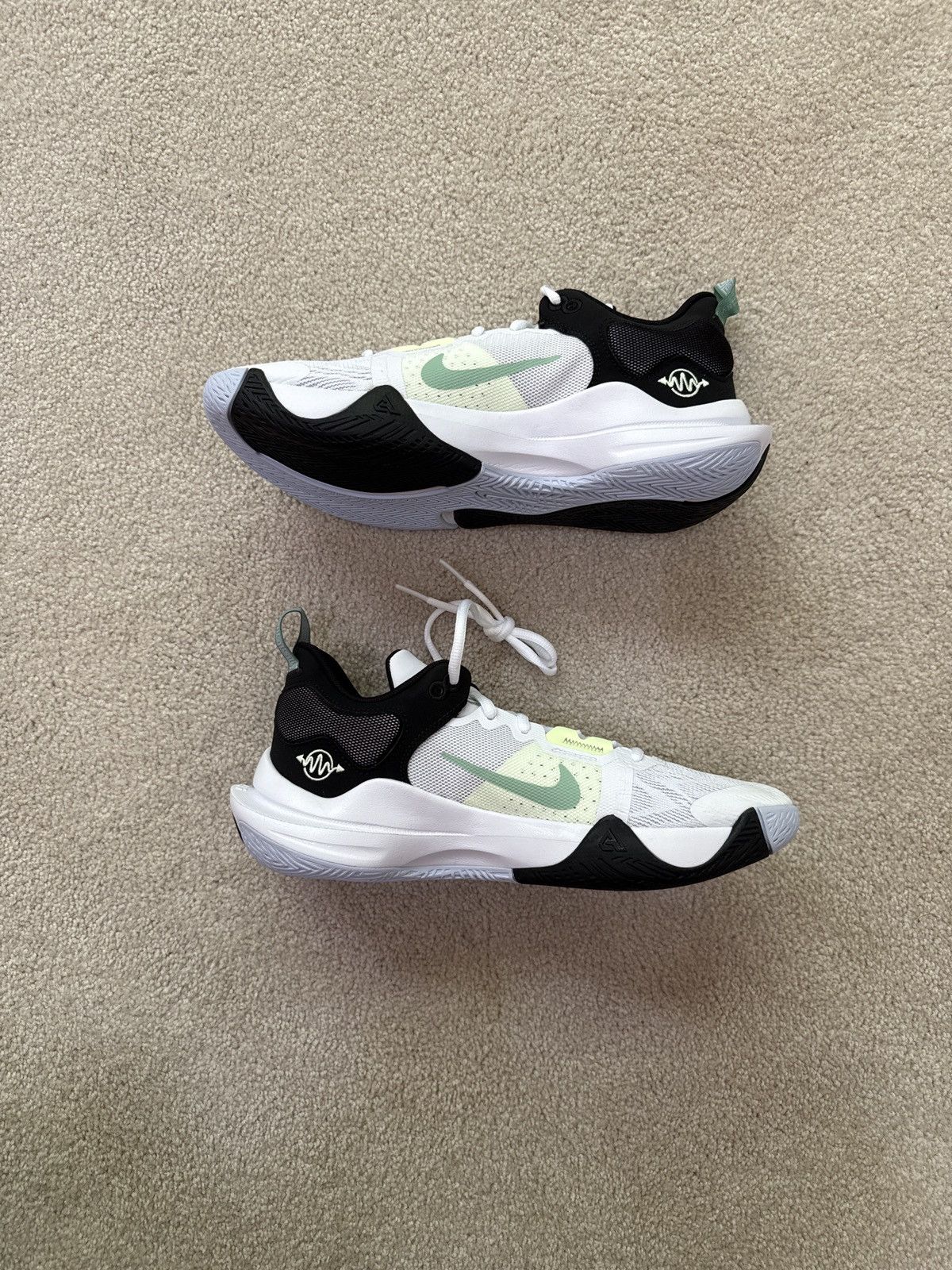 Nike Nike Giannis Immortality 2 Size US 9 / EU 42 - 1 Thumbnail