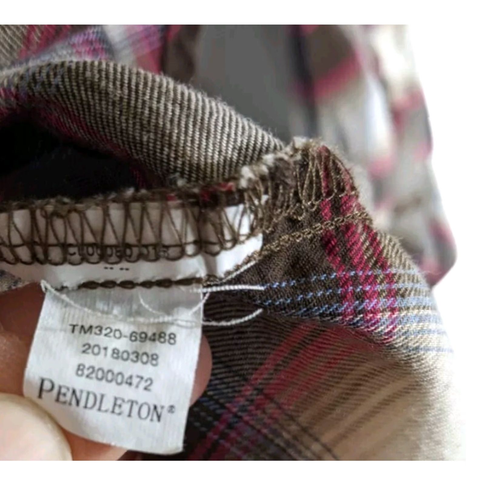 Pendleton Shirt Womens Medium Flannel Plaid Long Sleeve Button-Up Casual Sleeve White Red Black Multicolor Pocket Easy Care
