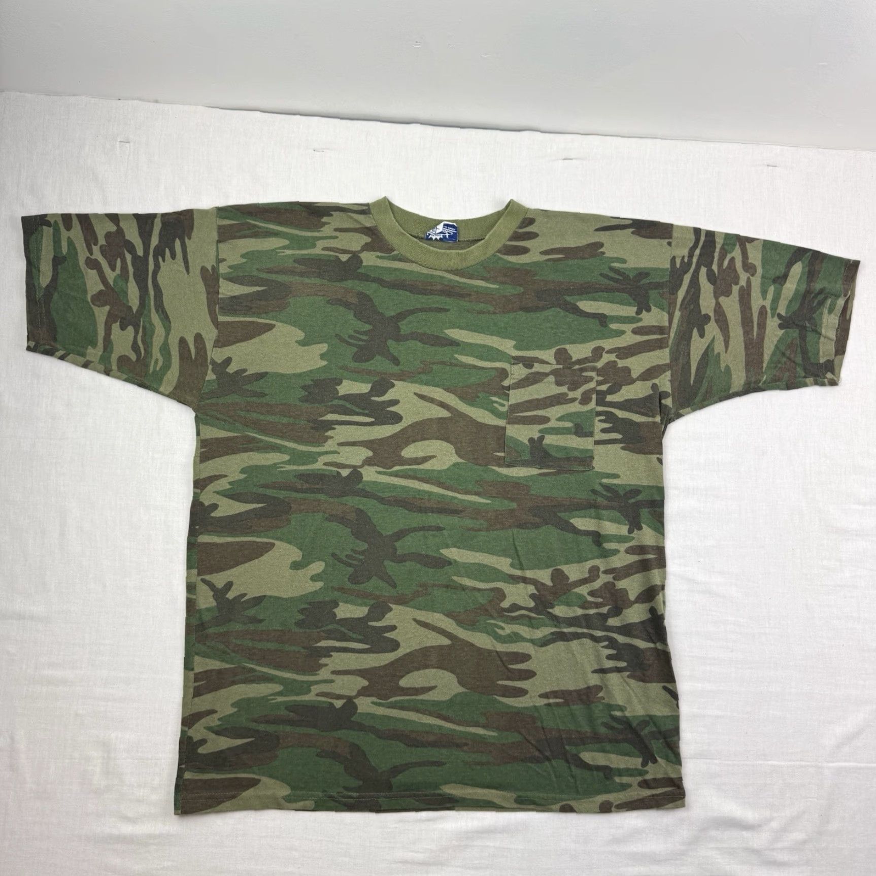 Imperial VINTAGE Imperial Camouflage T-Shirt Adult Large Shirt Men L Green 90s Hipster Military Outdoor USA Size US L / EU 52-54 / 3 - 2 Thumbnail