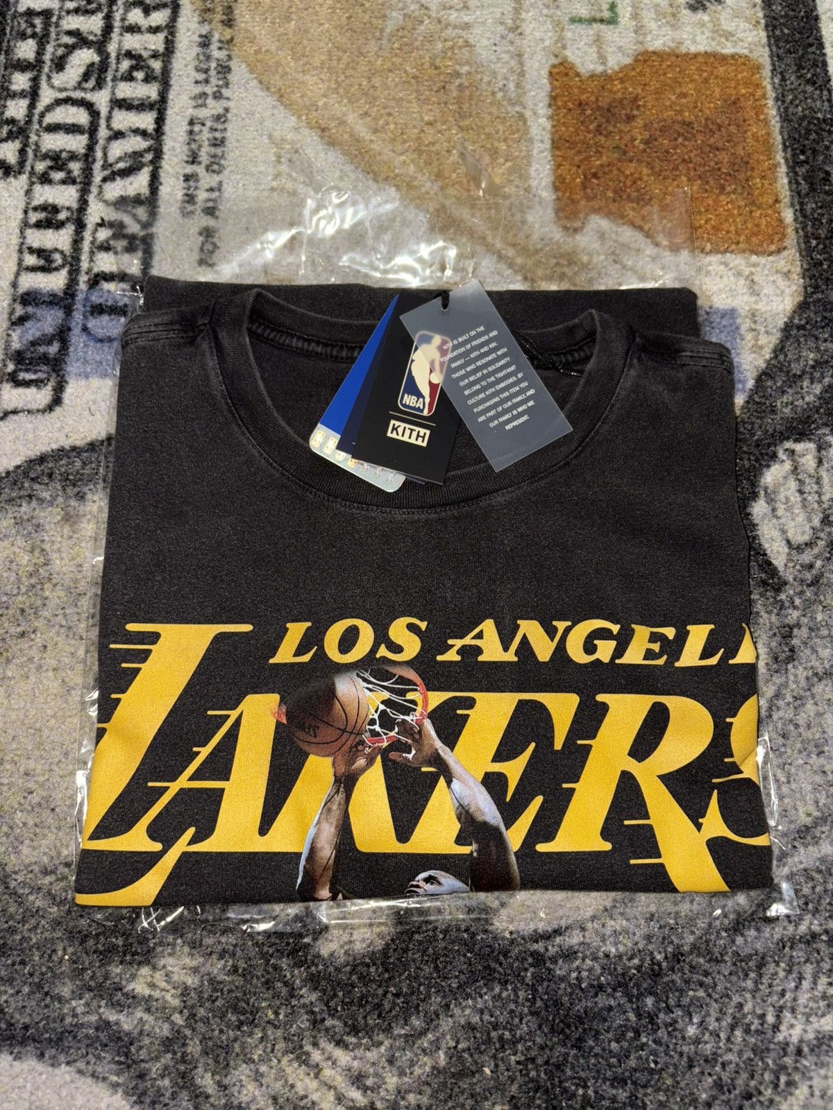 Kith × NBA KITH X LAKERS SHAQ VINTAGE TEE BLACK Size US M / EU 48-50 / 2 - 2 Thumbnail