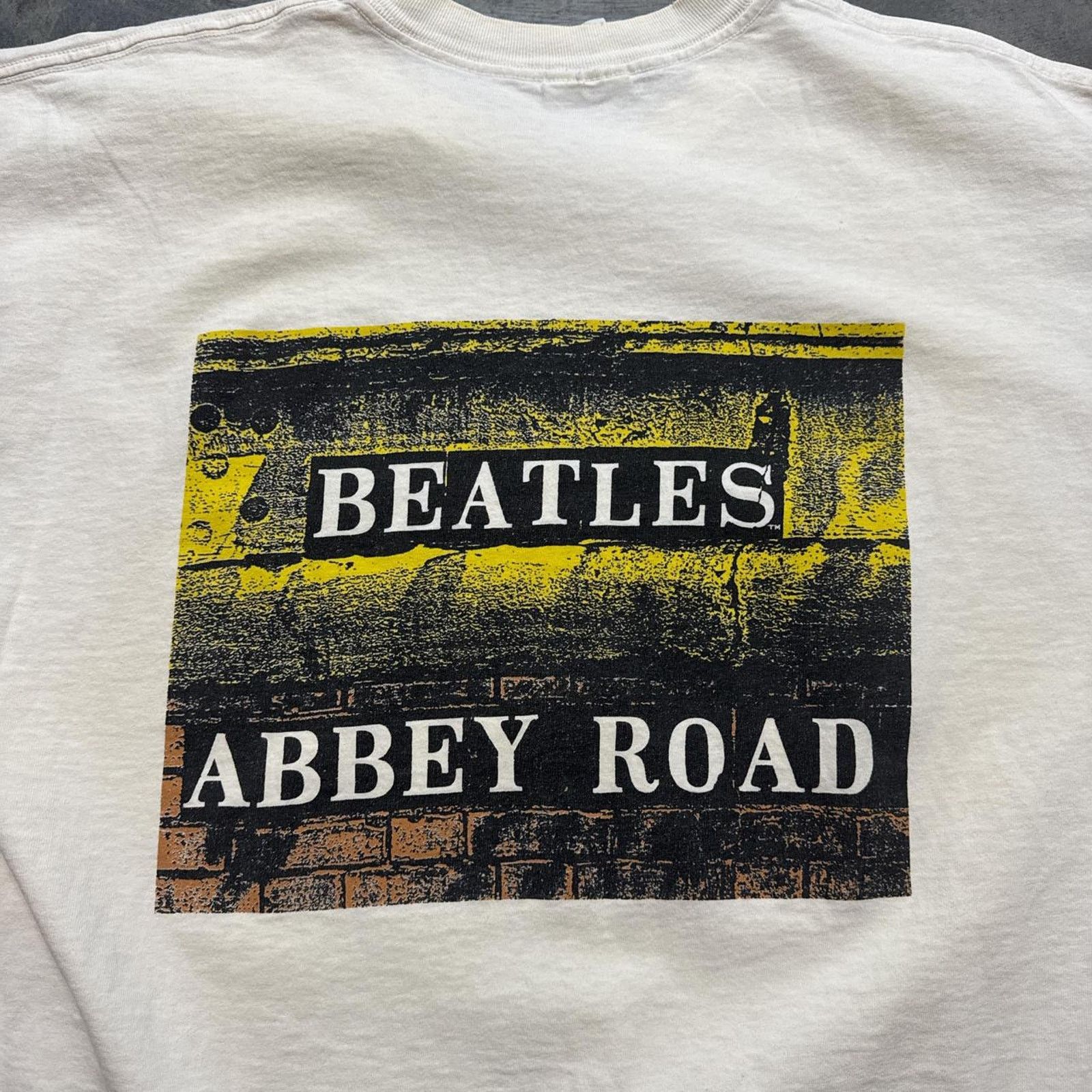Vintage Vintage 90s The Beatles Abbey Road Double Sided Band T-Shirt Size US XL / EU 56 / 4 - 7 Thumbnail