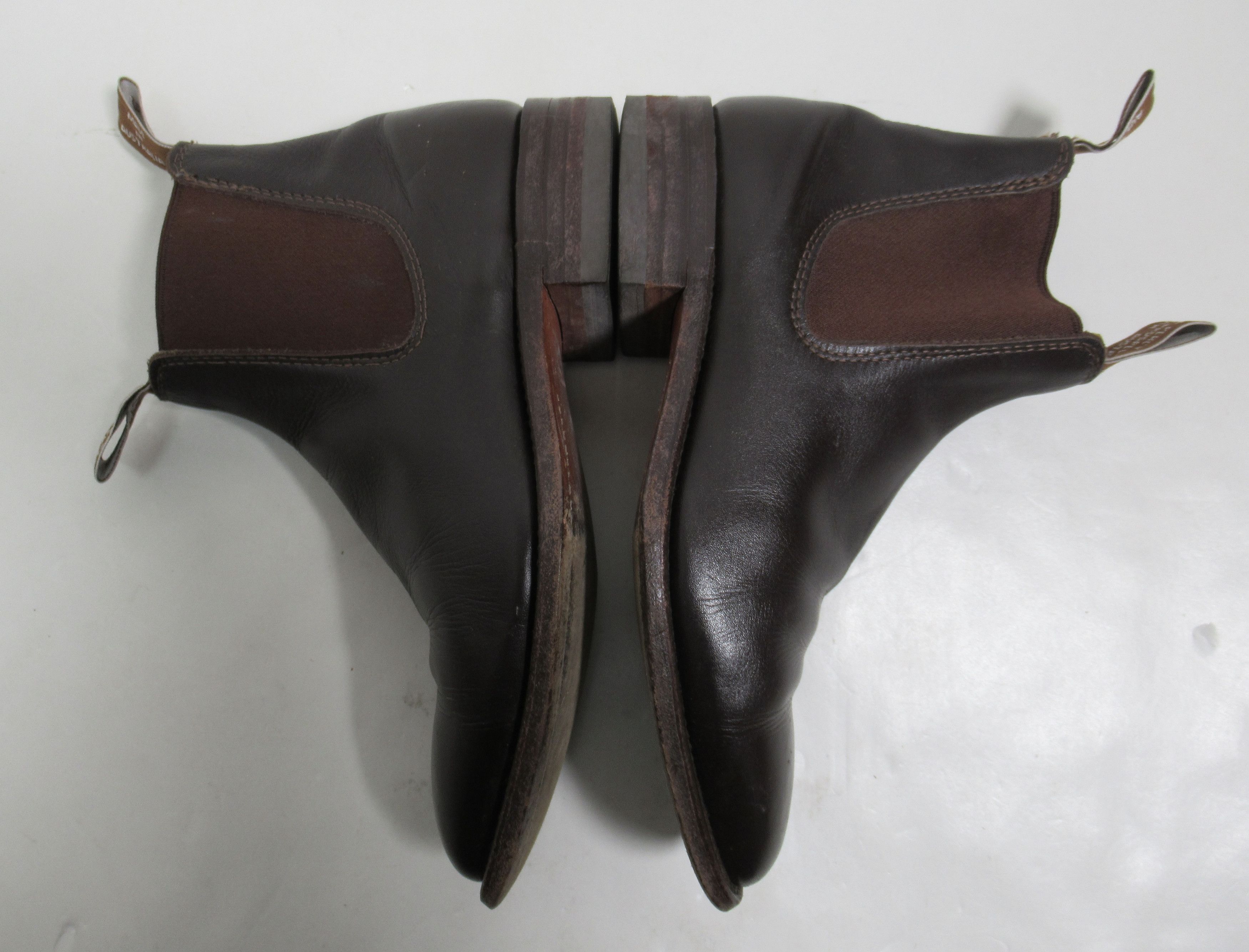 R.M. Williams R.M. Williams Men's Comfort Craftsman Chelsea Boot Chestnut Size US 6 / EU 39 - 10 Thumbnail