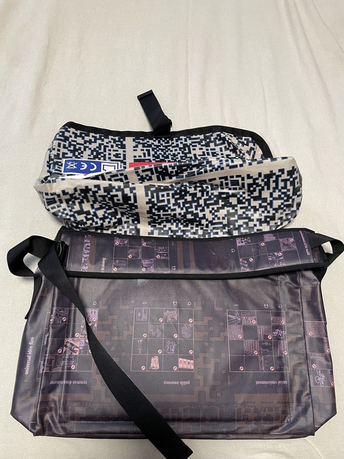 Cav Empt Cav Empt Design Messenger Bag Size ONE SIZE - 3 Thumbnail