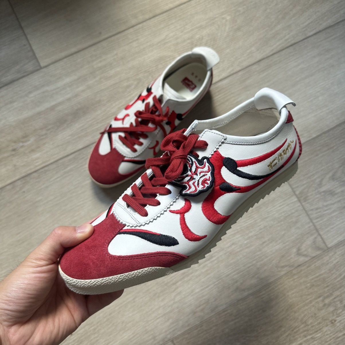 Onitsuka Tiger Onitsuka Tiger Mexico 66 Deluxe White Classic Red Kumadori Size US 8.5 / EU 41-42 - 1 Thumbnail