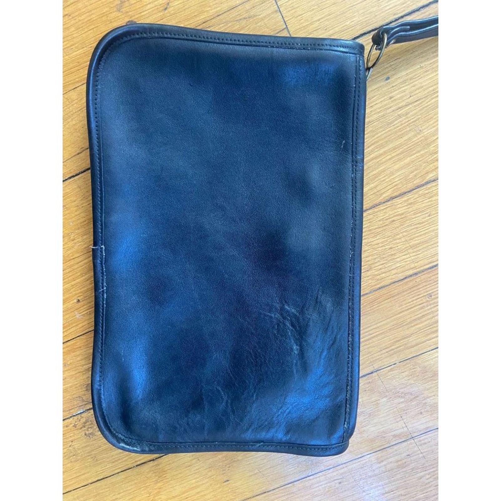 Designer Bell USA Leather Travel Wrislet, Travel Pouch or Wallet Size ONE SIZE - 3 Thumbnail
