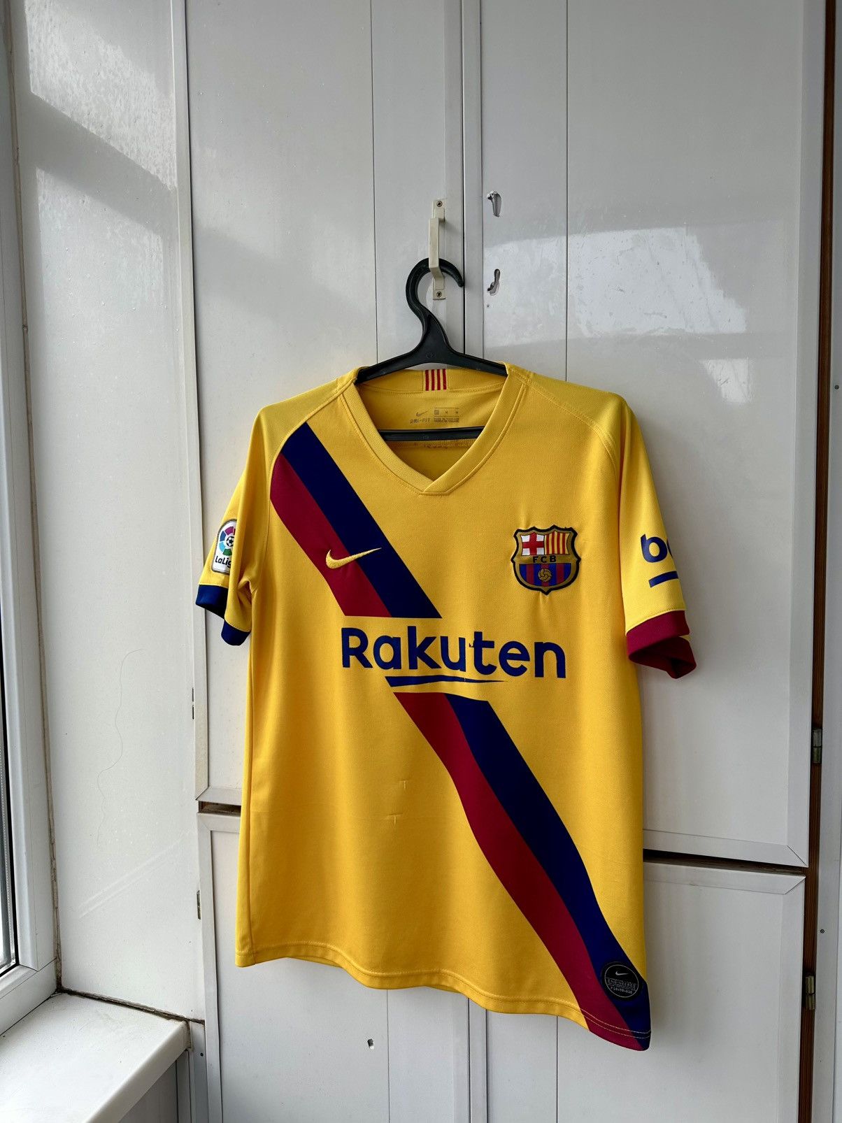 Nike Barcelona Jersey 2019 Griezmann Soccer Jersey Size US M / EU 48-50 / 2 - 3 Thumbnail