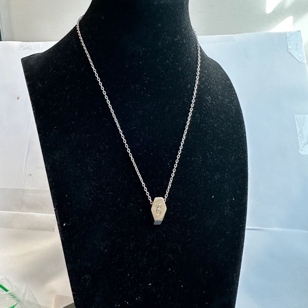 Other Silvertone Hexagon Pendant Necklace Adjustable Unbranded Size ONE SIZE - 4 Thumbnail