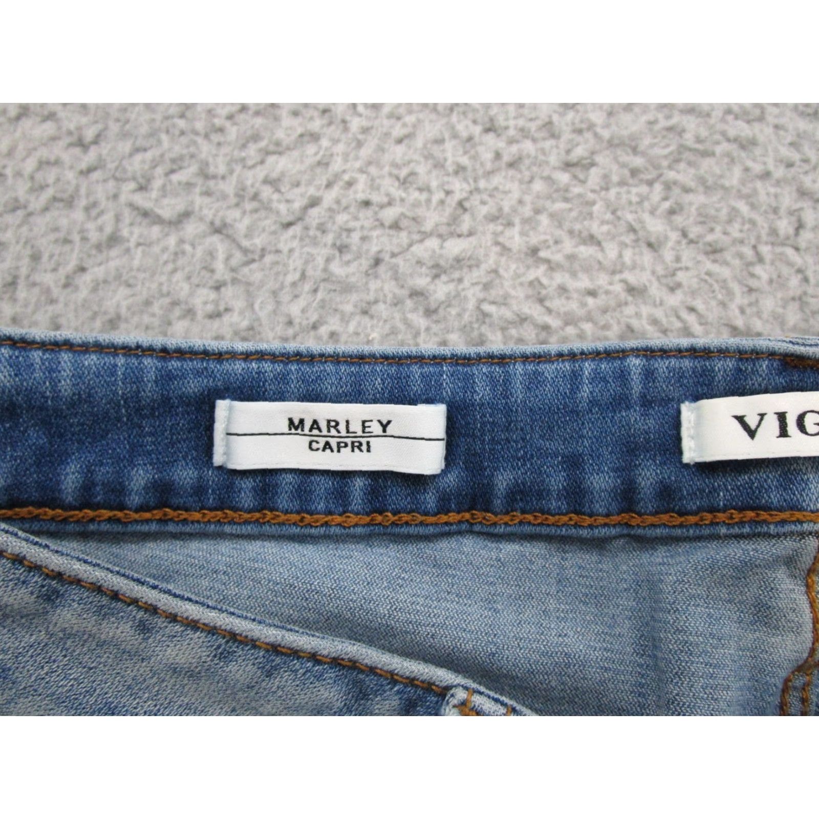 Vintage VIGOSS Marley Capri Jeans Women Plus 18 Stretch Denim Blue Raw Hem Tapered Capri 18 Womens Size 40" / US 18 - 5 Thumbnail