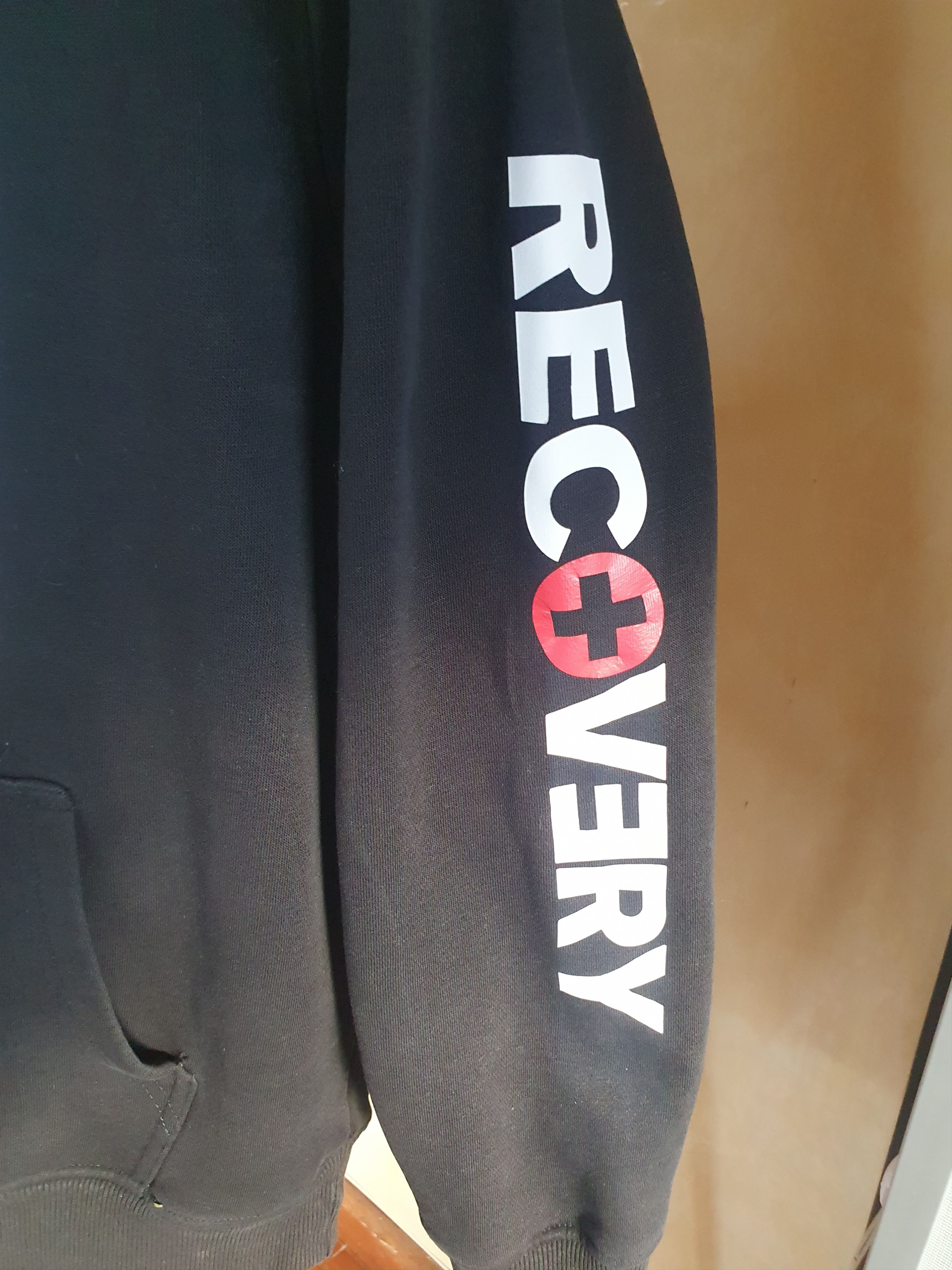 Eminem × Rap Tees Eminem Recovery Rap Hoodie sz M/S? Size US M / EU 48-50 / 2 - 6 Thumbnail