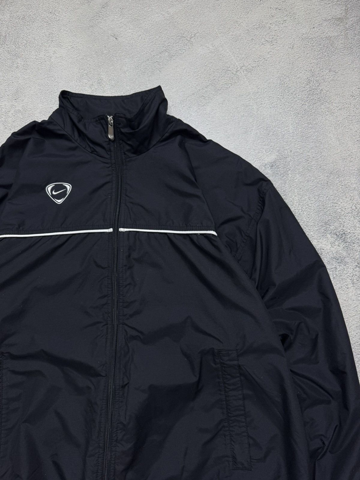 Nike Vintage Y2K Nike Nylon Mini Logo Jacket 00’s Size US L / EU 52-54 / 3 - 5 Thumbnail