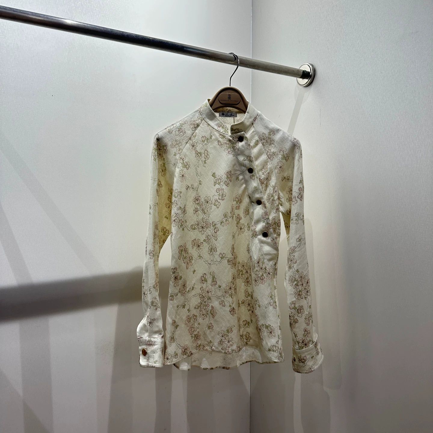 Loro Piana Loro Piana floral Chinese linen shirt size 36 Size XS / US 0-2 / IT 36-38 - 1 Thumbnail