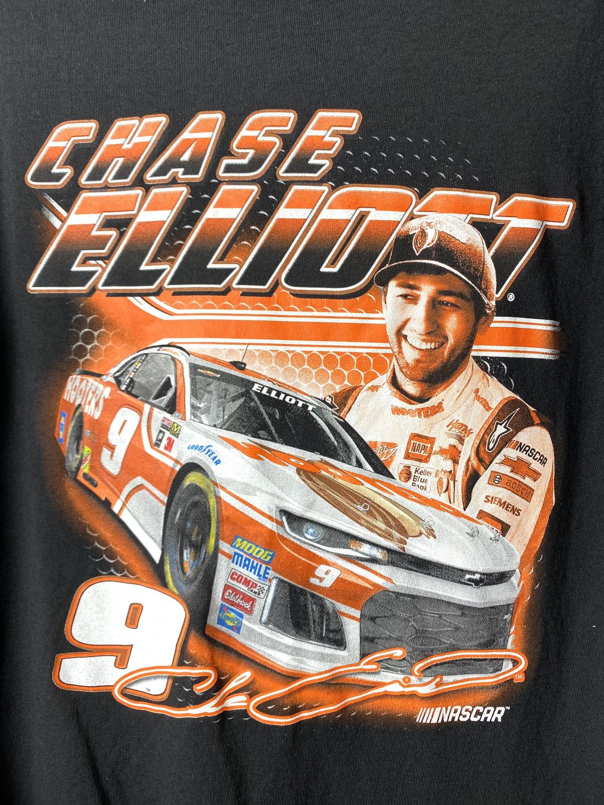 NASCAR Vintage Nascar x Hooters Hendrick Racing T Shirt Size US M / EU 48-50 / 2 - 3 Thumbnail