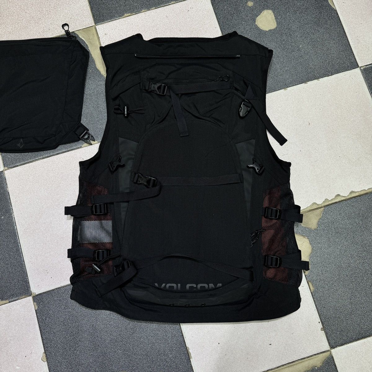 Volcom IGUCHI SLACK VEST - BLACK Size US S / EU 44-46 / 1 - 8 Thumbnail