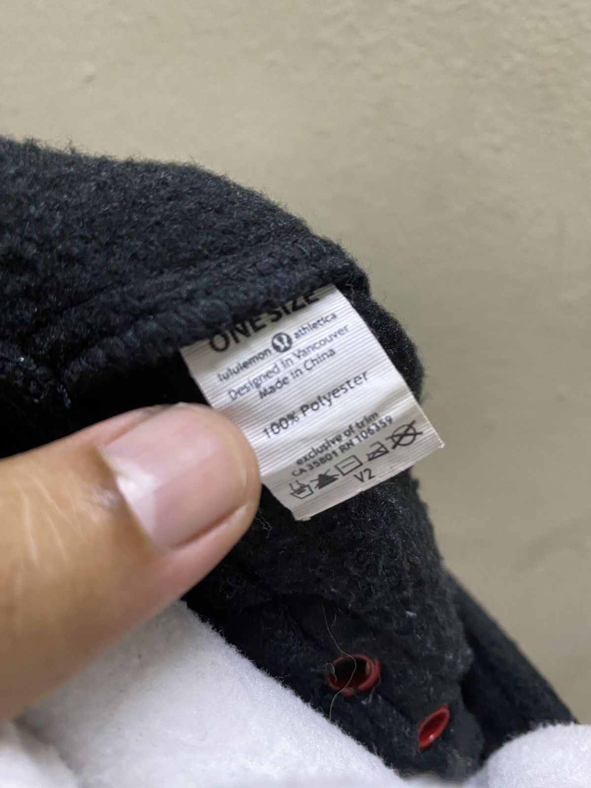 Lululemon Lululemon athletica Black Fleece Hockey Helmet Winter Hat Size ONE SIZE - 6 Thumbnail
