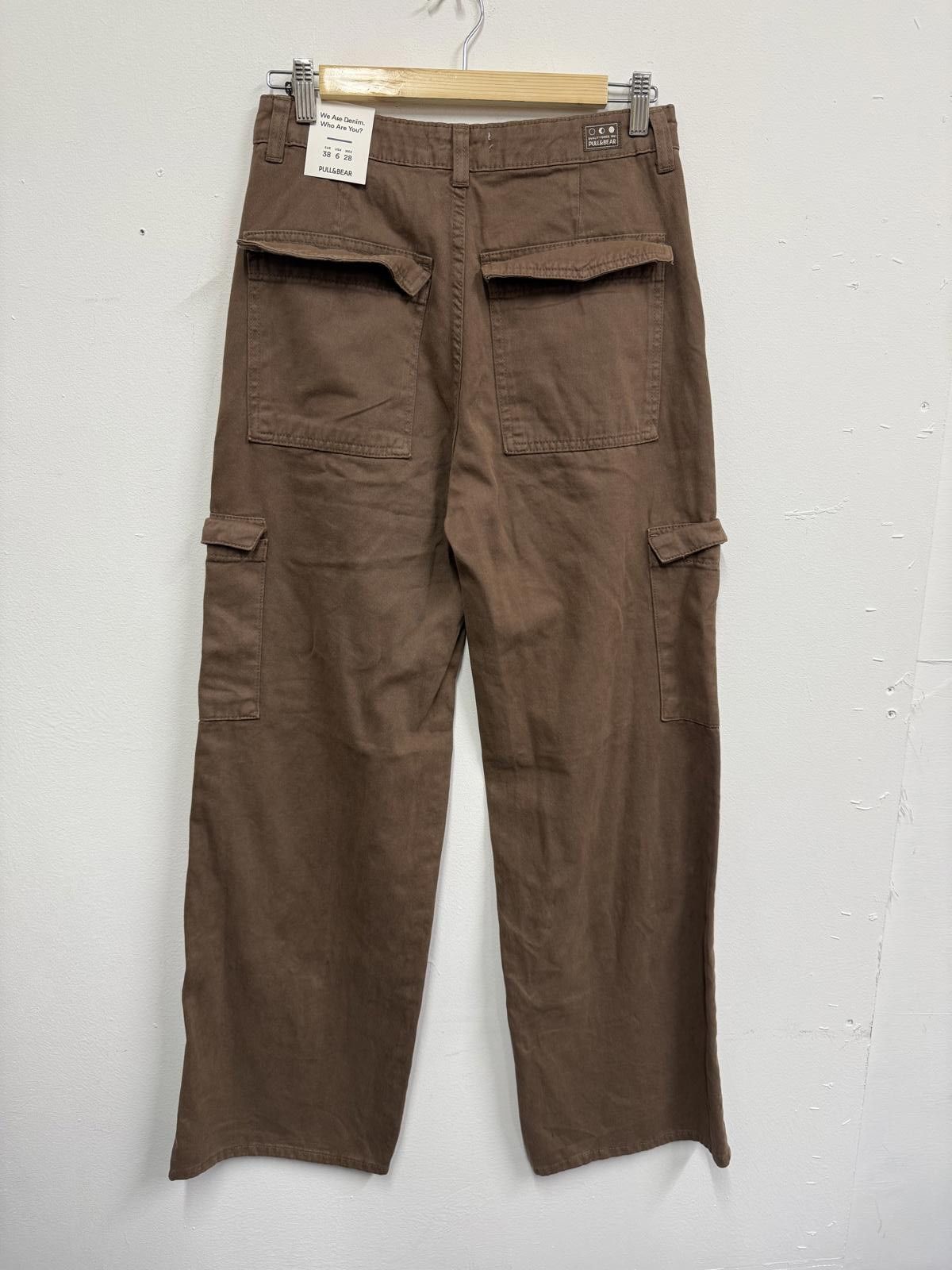 Pull & Bear Pull and Bear Brown Cargo Trousers Size 28" / US 6 / IT 42 - 2 Thumbnail