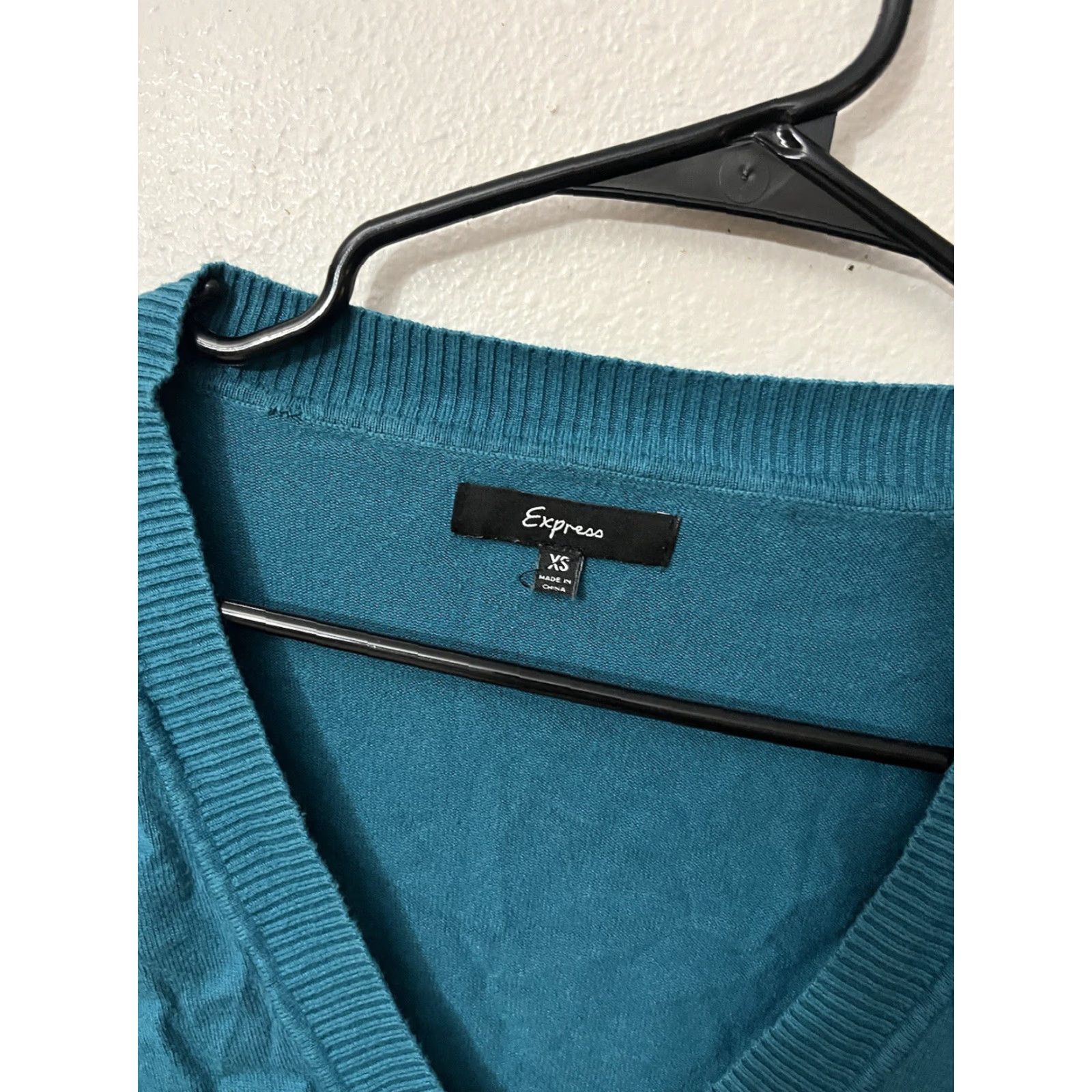 Express EXPRESS Women's Blue Stretch V Neck Sweater Size XS Long Sleeve Size XS / US 0-2 / IT 36-38 - 2 Thumbnail