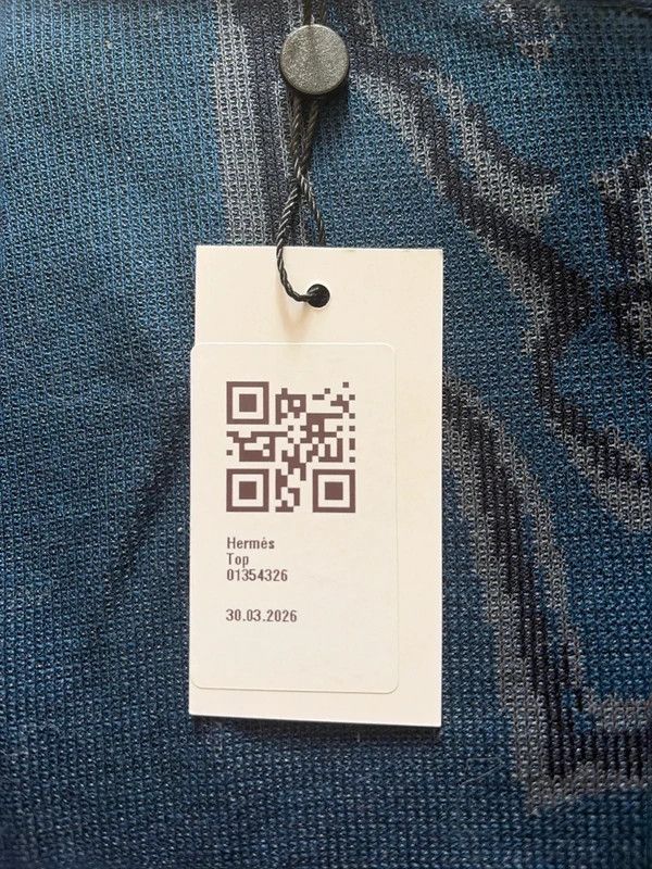 Hermes Hermès Vintage 90s Bull Motif T-Shirt Navy Blue Size S Size US S / EU 44-46 / 1 - 5 Thumbnail