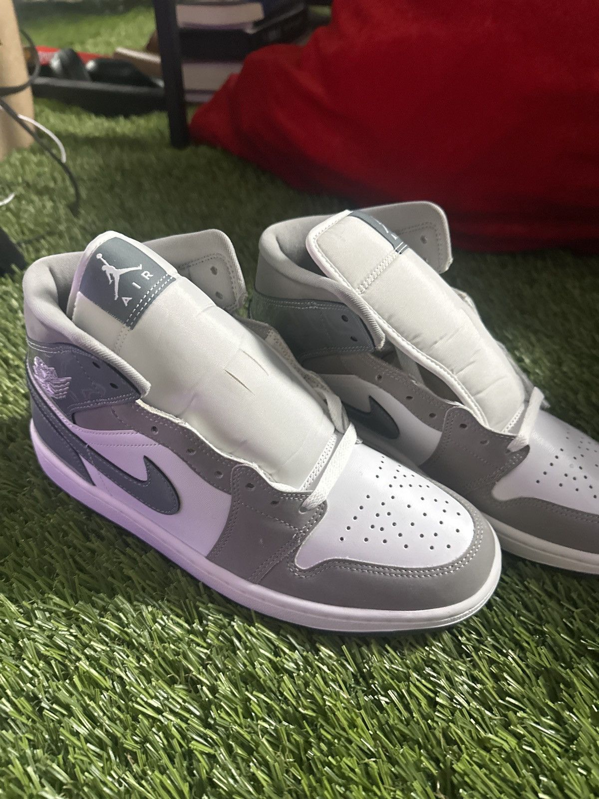 Jordan Brand Jordan 1 Mid SE GREY Size US 9 / EU 42 - 1 Thumbnail