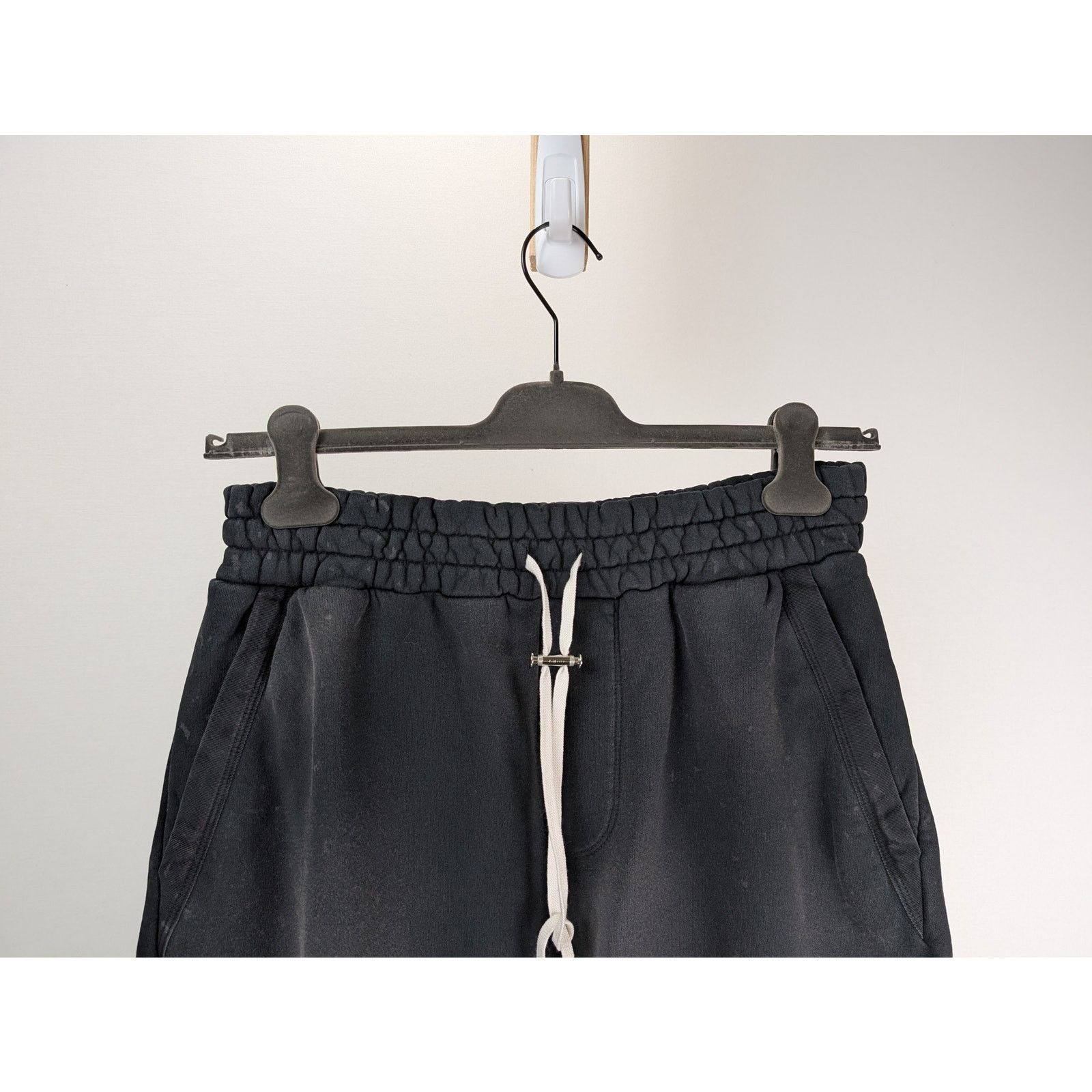 Amiri o1rshd1 Vintage Collegiate Shorts in Black Size US 30 / EU 46 - 2 Thumbnail