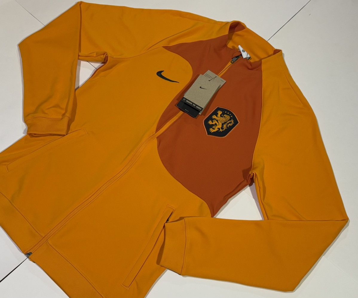 Nike NIKE NETHERLANDS ACADEMY PRO FOOTBALL JACKET DN1056-833 Size US S / EU 44-46 / 1 - 4 Thumbnail