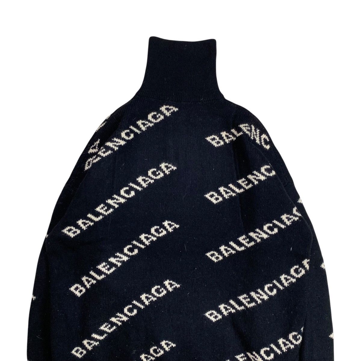 Balenciaga Balenciaga Halfzip Intarsia Logo Oversized Knitwear Size US S / EU 44-46 / 1 - 5 Thumbnail