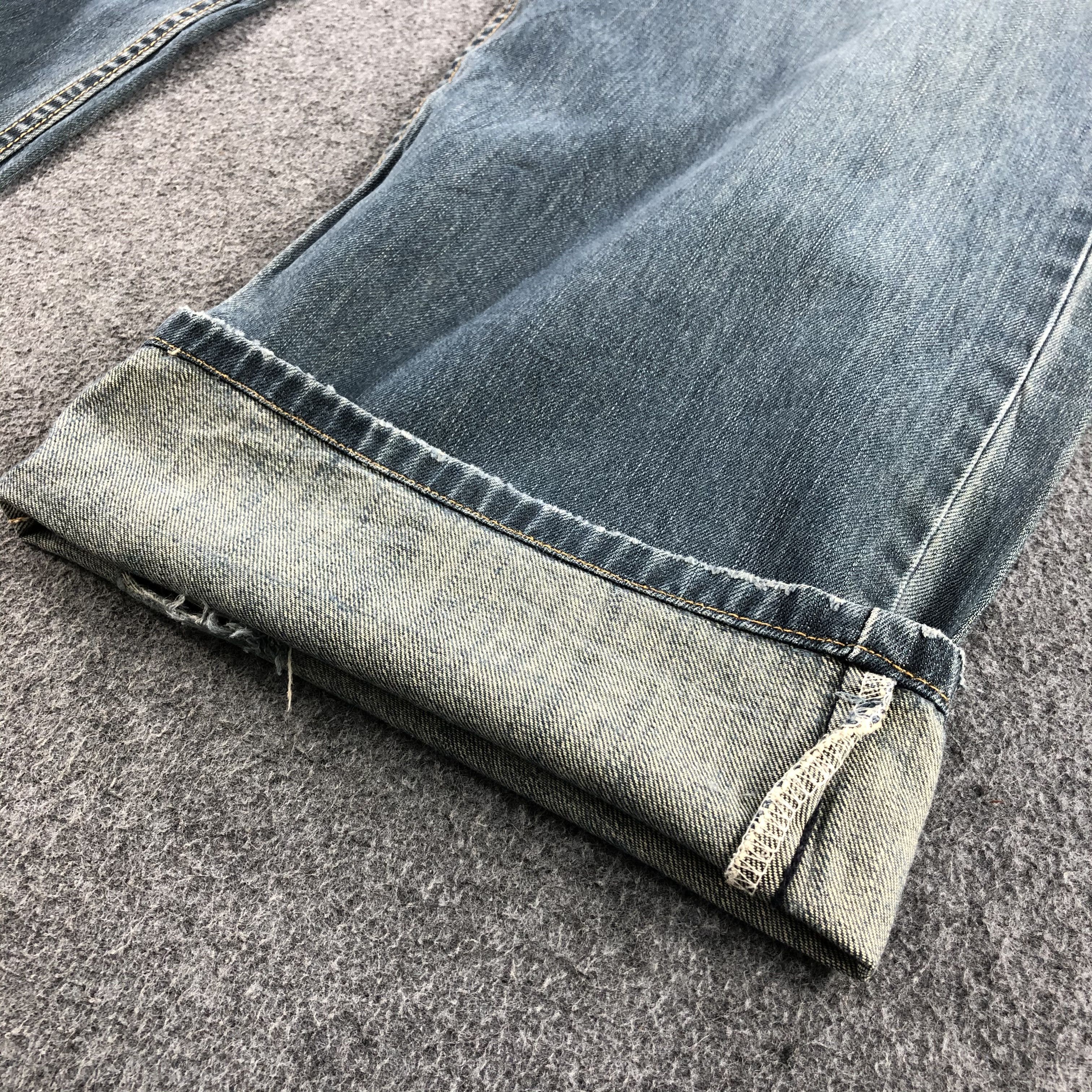 Levi's Vintage Mid blue Levis 559 Jeans-J1246 Size US 43 - 7 Thumbnail