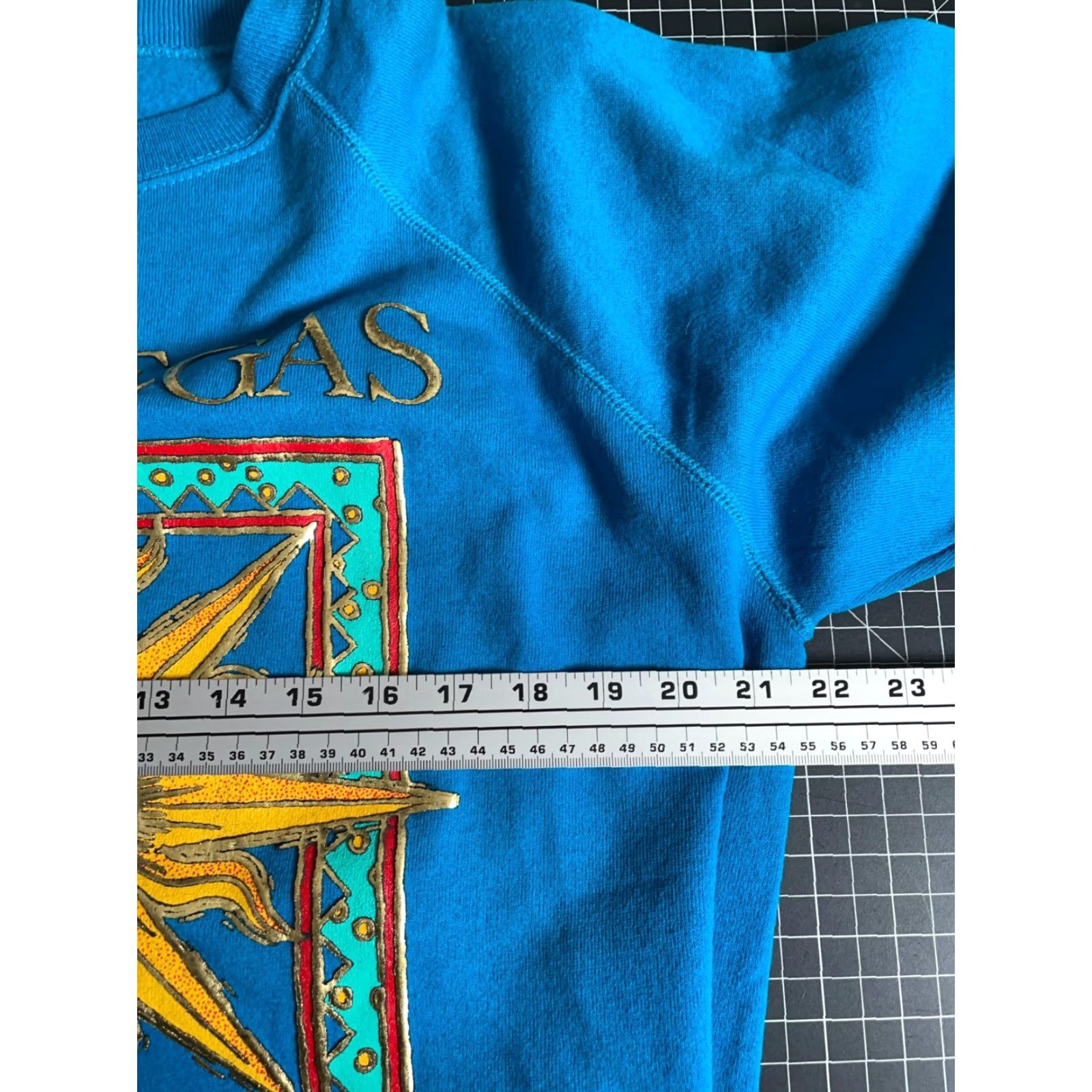 Hanes VINTAGE Hanes Sweatshirt Las Vegas Tribal Sun Blue 50/50 Raglan Sleeve Adult Large Crew Neck Graphic Print 90s City Retro Mens Size US L / EU 52-54 / 3 - 5 Thumbnail