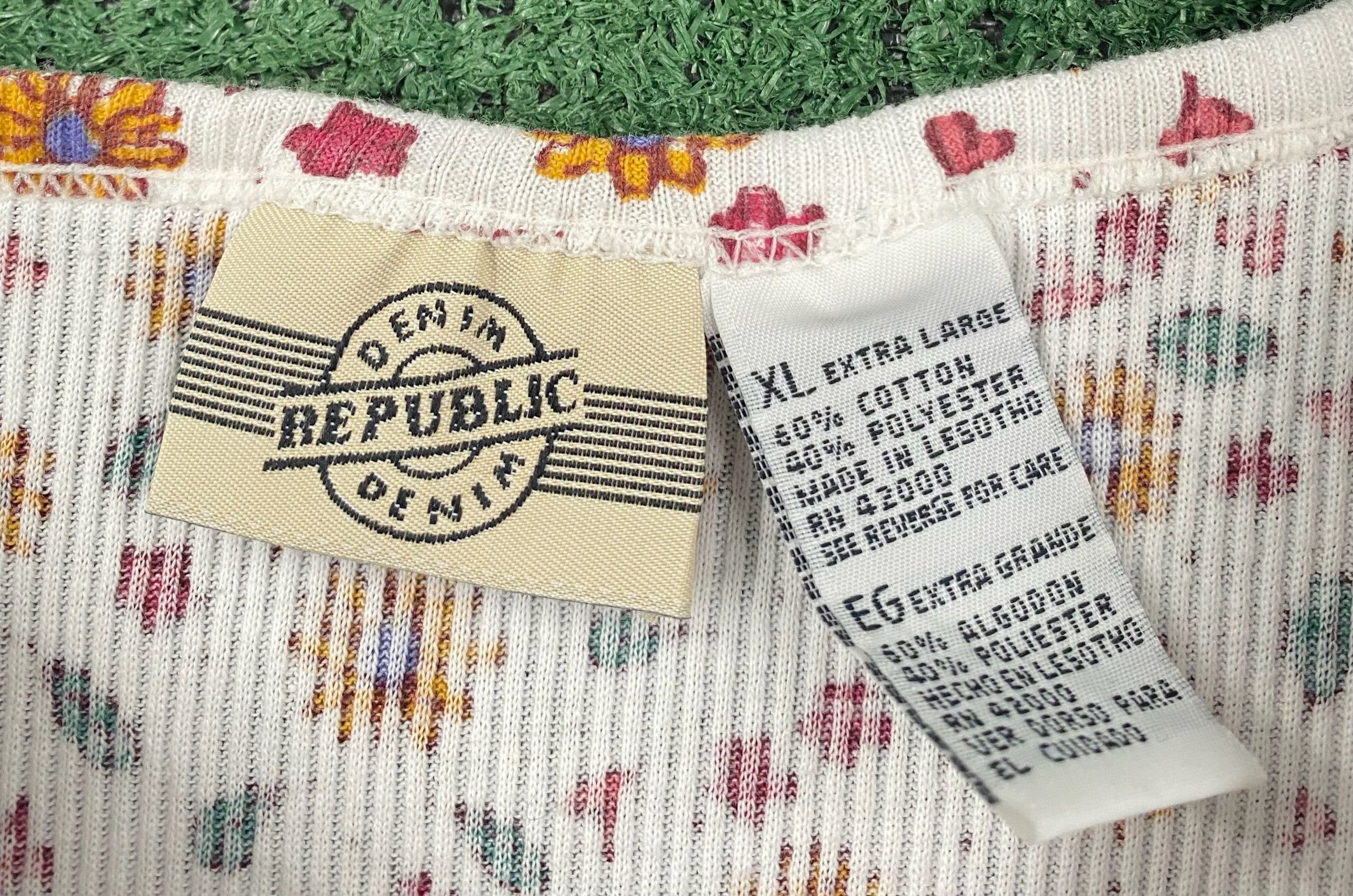 Vintage 90’s Republic Denim Sunflowers Hearts Cropped Top Small Size S / US 4 / IT 40 - 5 Thumbnail