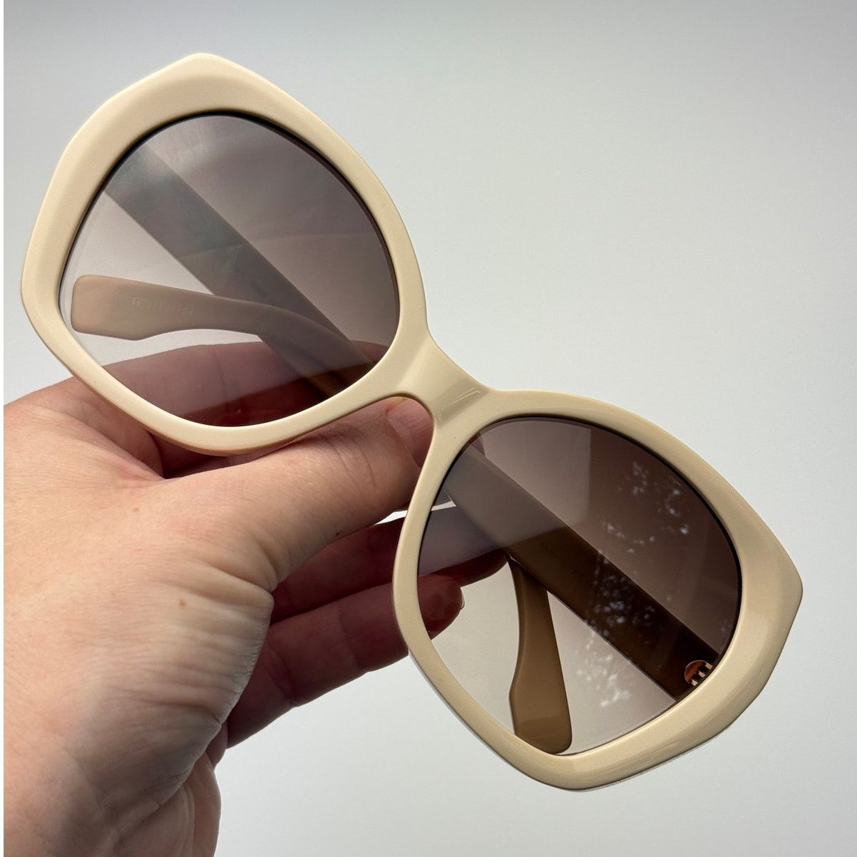 Fendi New Fendi Sunglasses FE40112I 57F Shiny Beige/Brown Gradient Size ONE SIZE - 1 Thumbnail