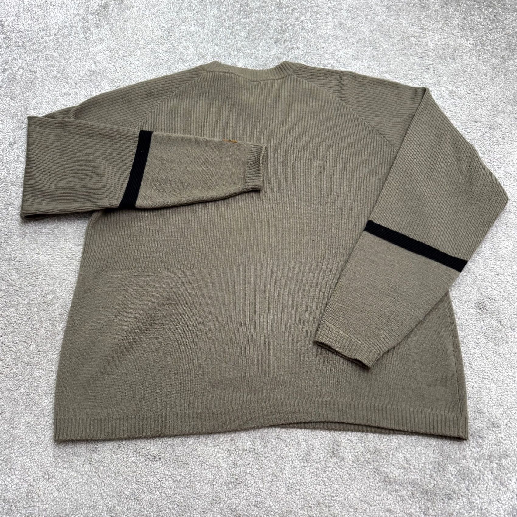 The North Face VINTAGE The North Face Wool Sweater Mens Medium Brown V-Neck Pullover Size US M / EU 48-50 / 2 - 2 Thumbnail