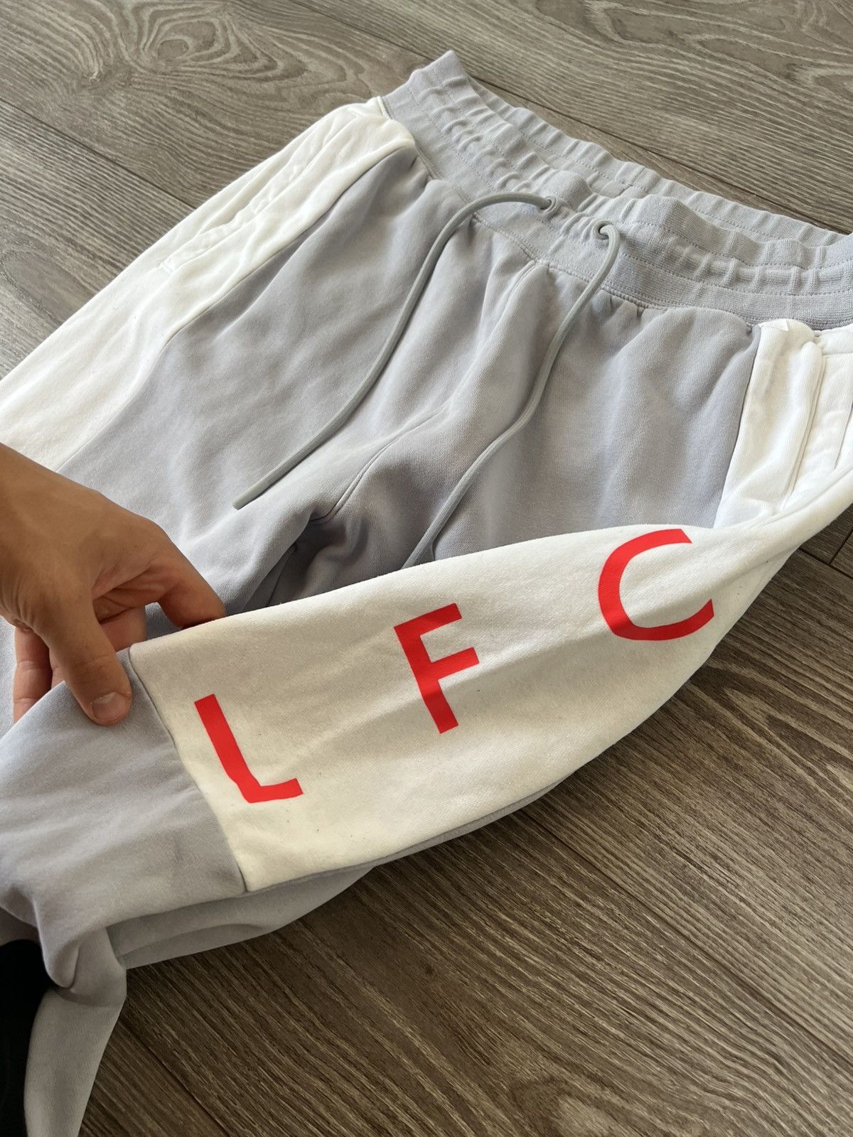 Nike Nike X LFC Liverpool Football Club Big Logo Drill Joggers Size US 32 / EU 48 - 14 Thumbnail