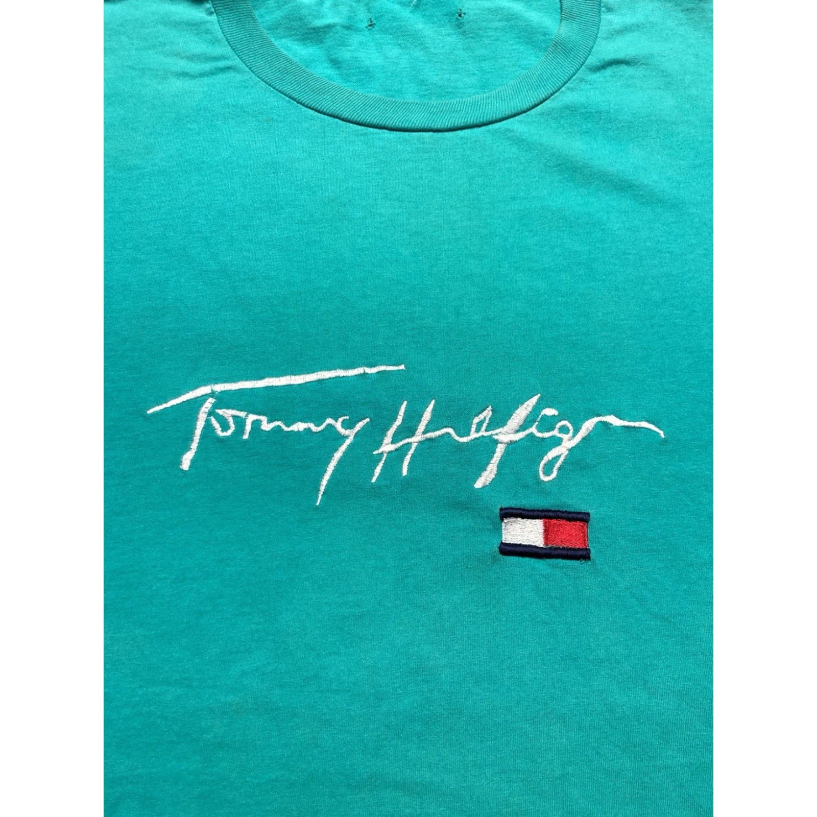 Tommy Hilfiger VINTAGE 90s y2k Tommy Hilfiger Embroidered Logo Spell Out Flag T-Shirt Adult XXL Blue Mens Shirt 90s Embroidered Logo Size US XXL / EU 58 / 5 - 2 Thumbnail