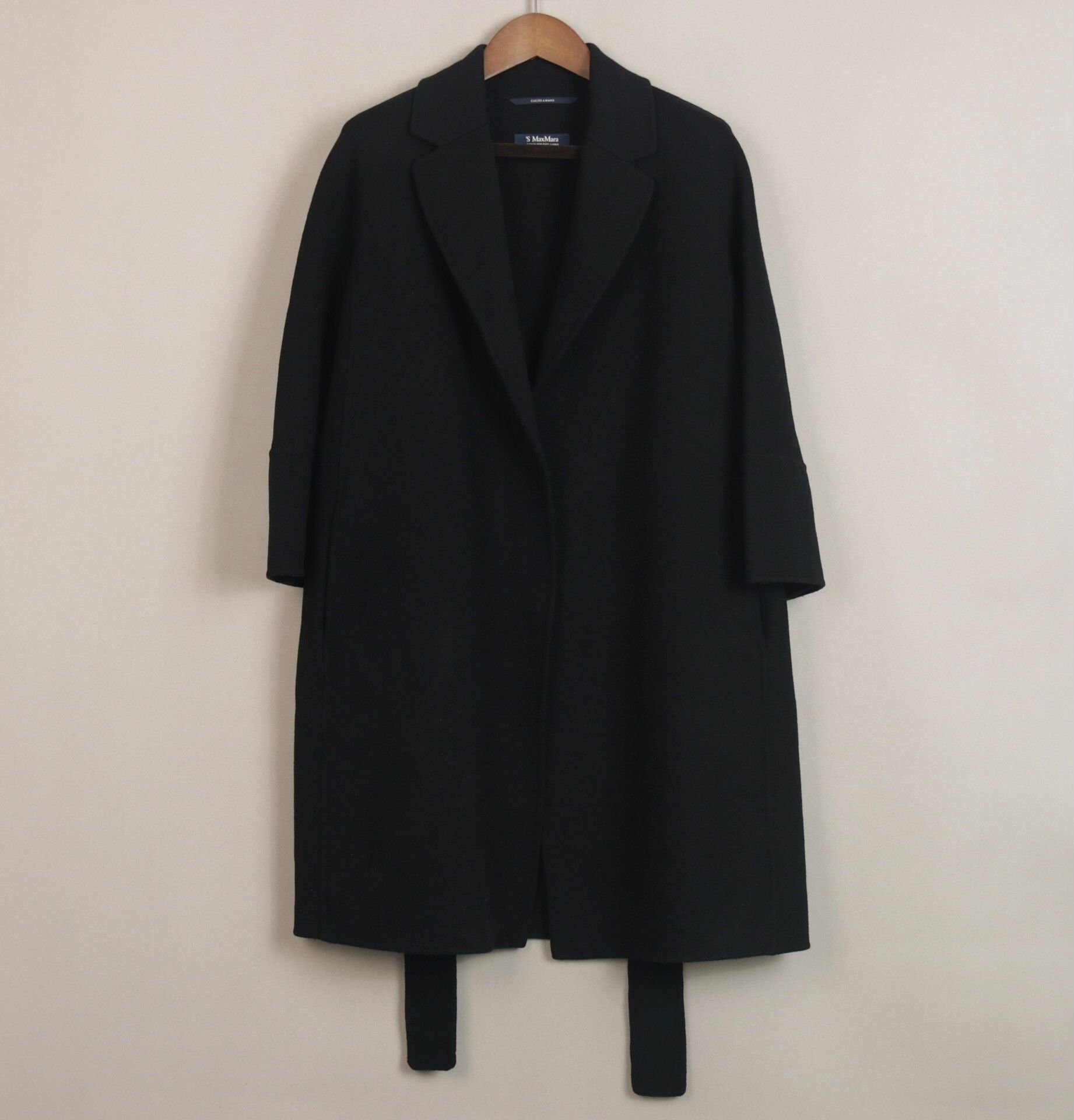 Max Mara Max Mara Black Wool Mid-Length Coat Size M / US 6-8 / IT 42-44 - 1 Thumbnail