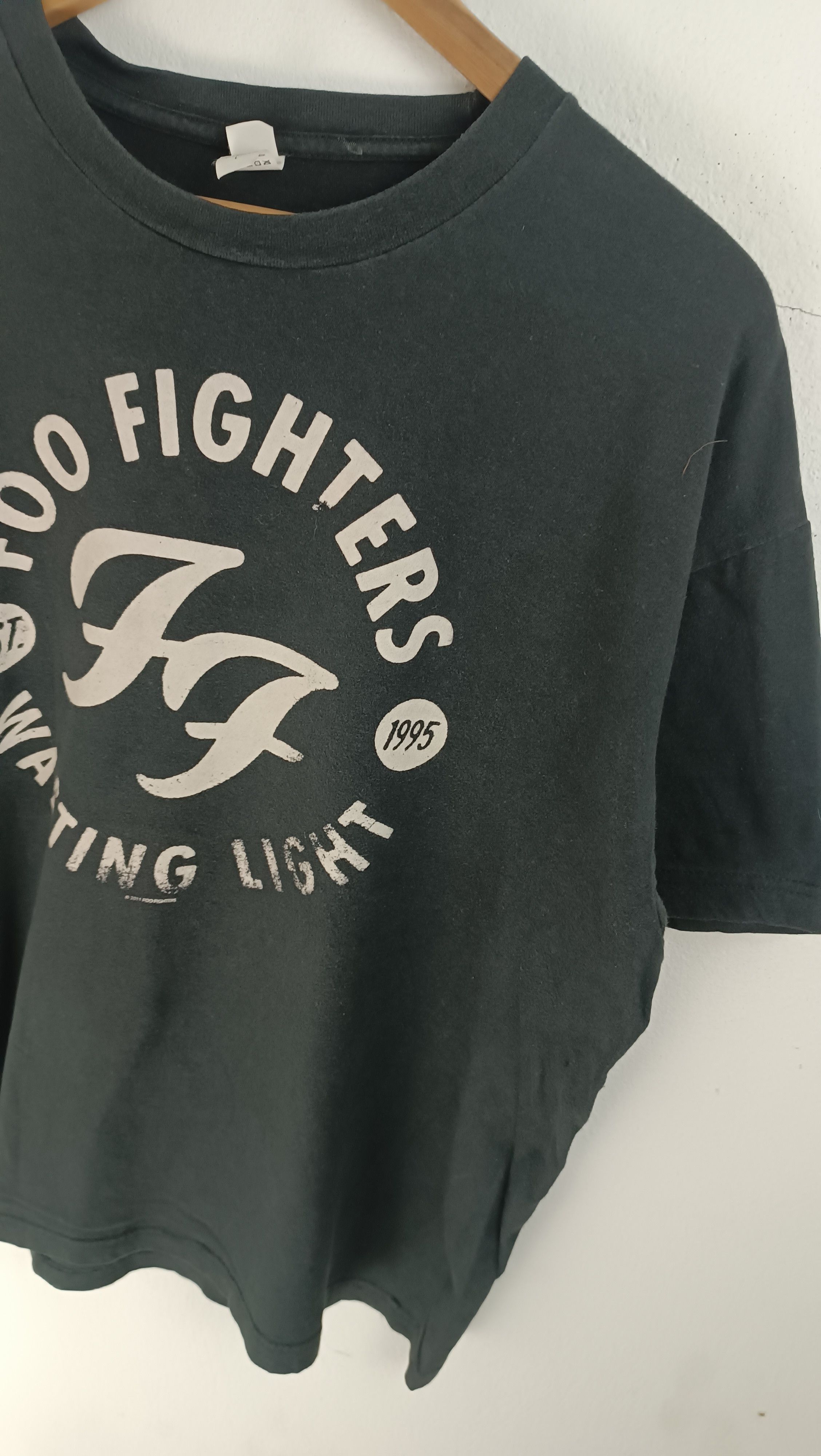 Band Tees VINTAGE 2011 FOO FIGHTERS WASTING LIGHT TOUR nirvana hole Size US L / EU 52-54 / 3 - 8 Thumbnail