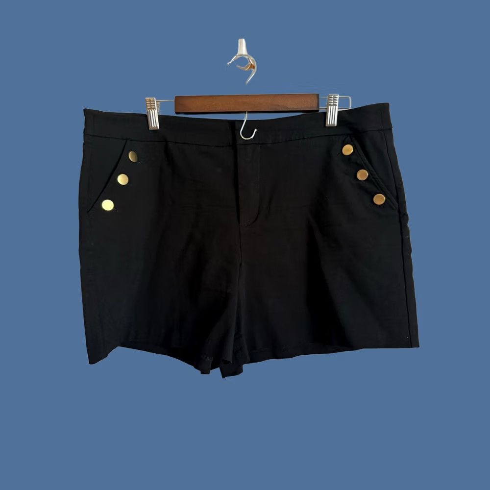 Vintage Womens XL Maurices Black Shorts with Gold Button Detail Sailor Coastal Beach Size 40" / US 18 - 1 Thumbnail