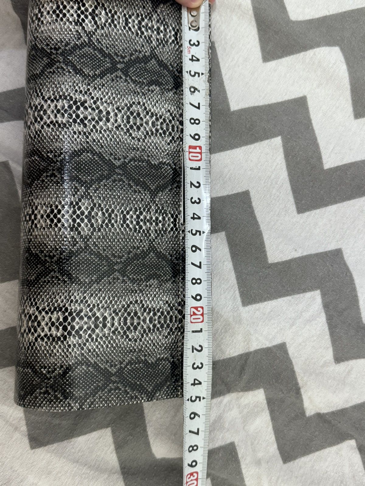 Jimmy Choo Jimmy Choo Parfums Snakeskin Print Clutch Bag / Makeup Bag Size ONE SIZE - 9 Thumbnail