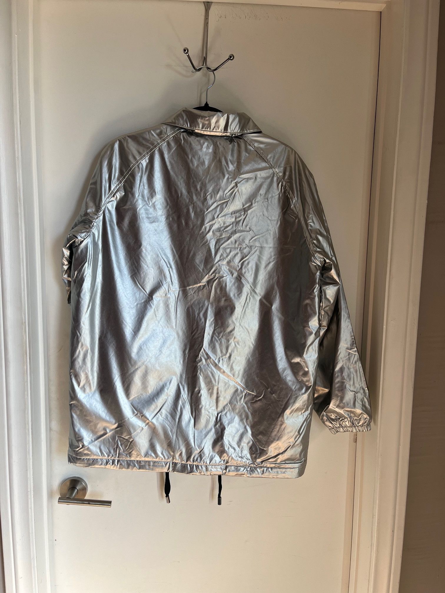The Very Warm NWT The Very Warm Silver Coat W Morgan Jesse Lappin Lining L Size US L / EU 52-54 / 3 - 2 Thumbnail