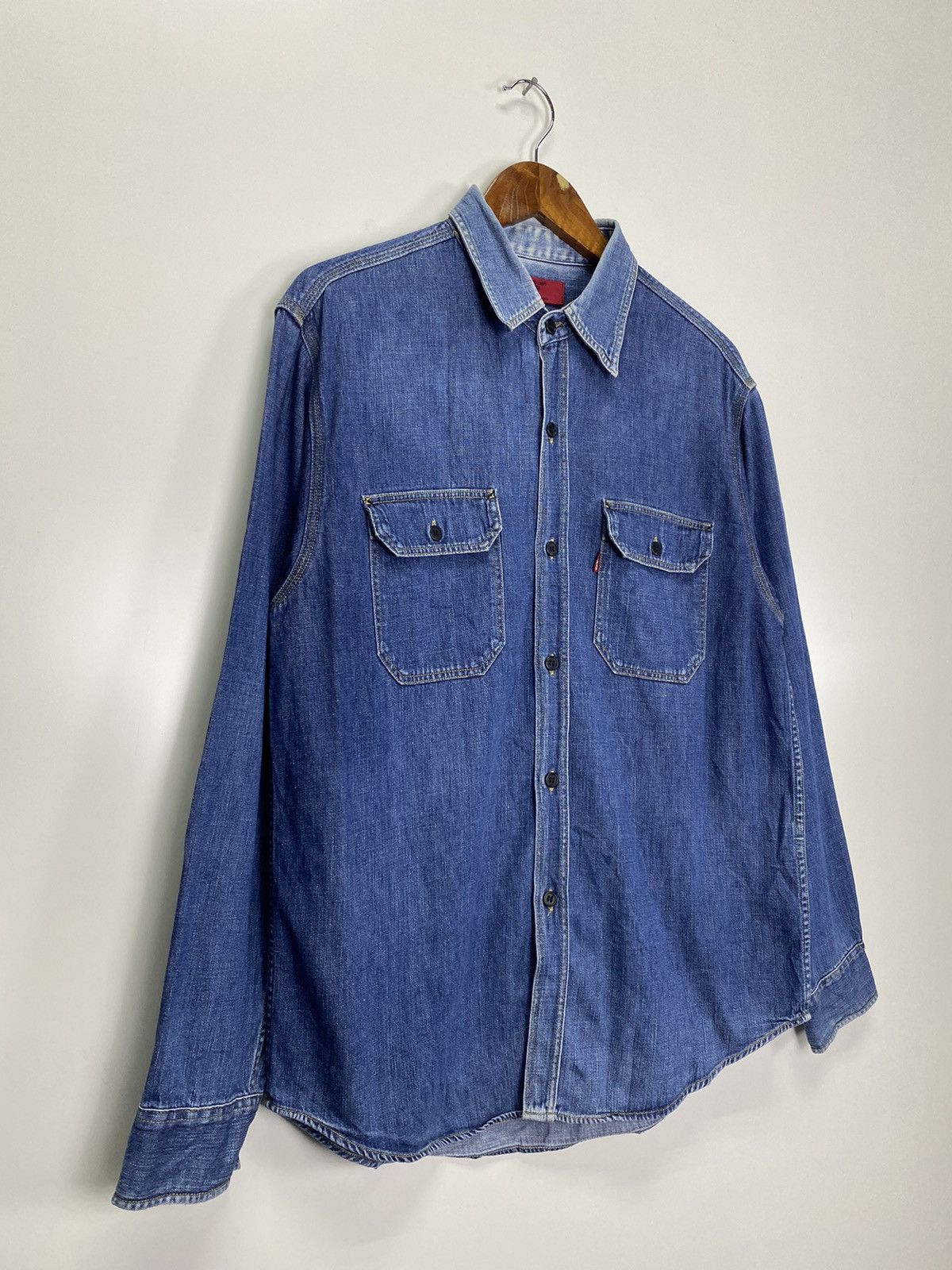 Levi's × Vintage Vintage Levi’s red tab denim button up Size US L / EU 52-54 / 3 - 5 Thumbnail